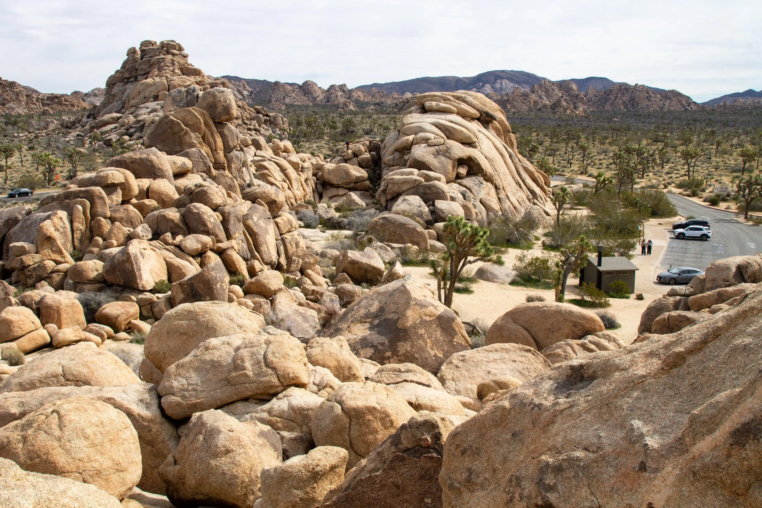 Quail Springs rock formations and parking lot