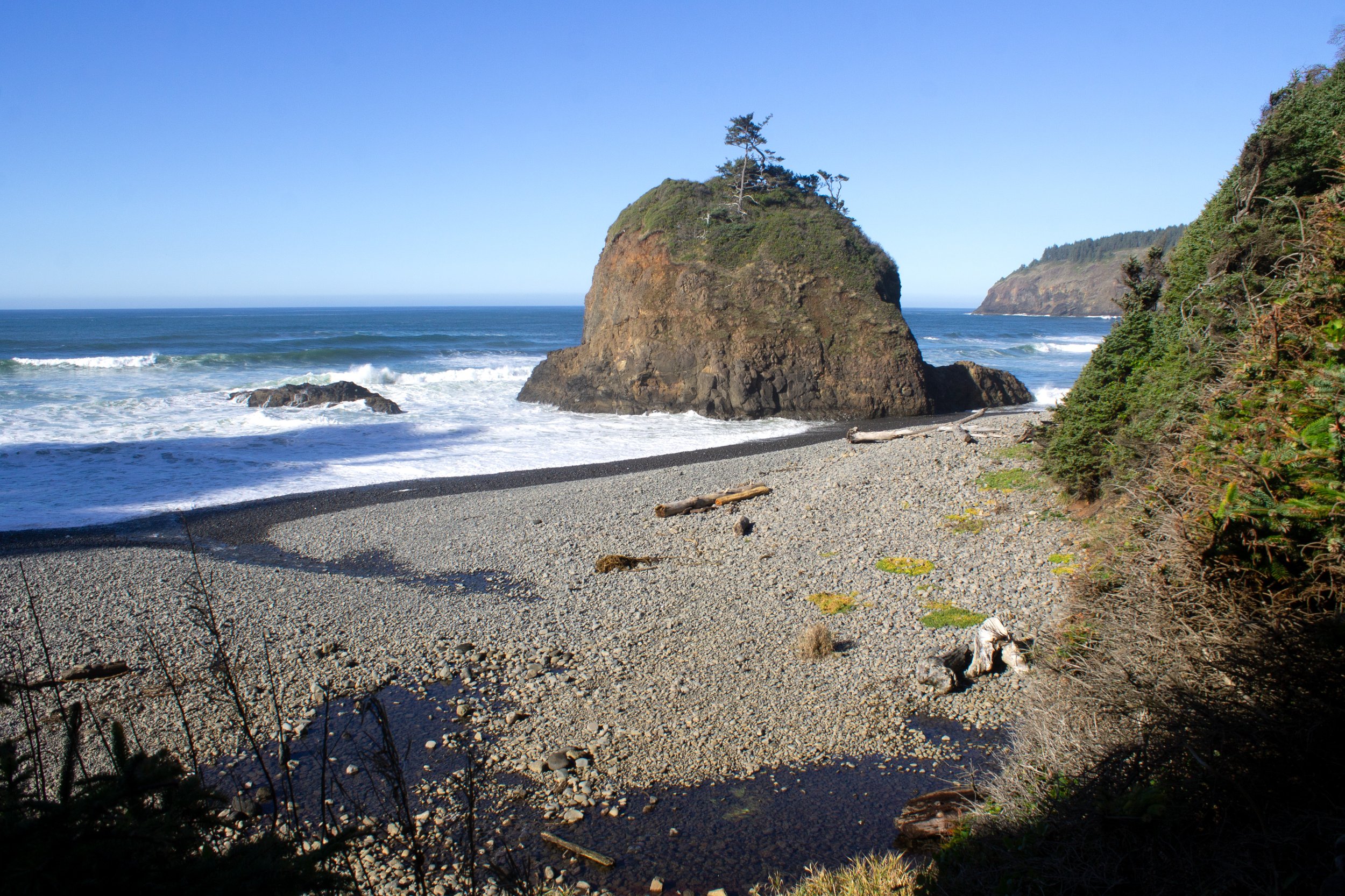 Blobby sea stack on Short Sand Beach