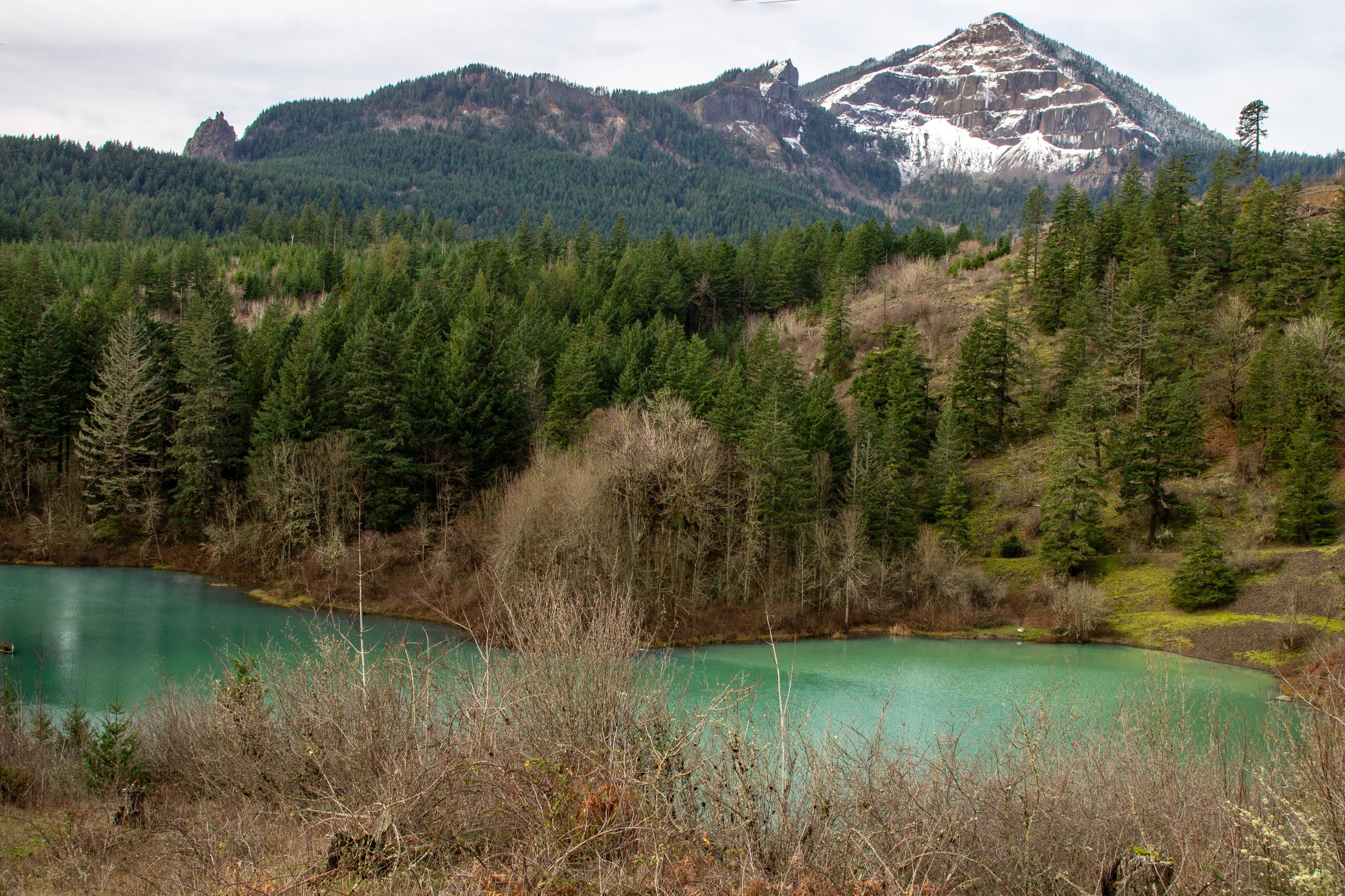 Turquoise water of Gillette Lake