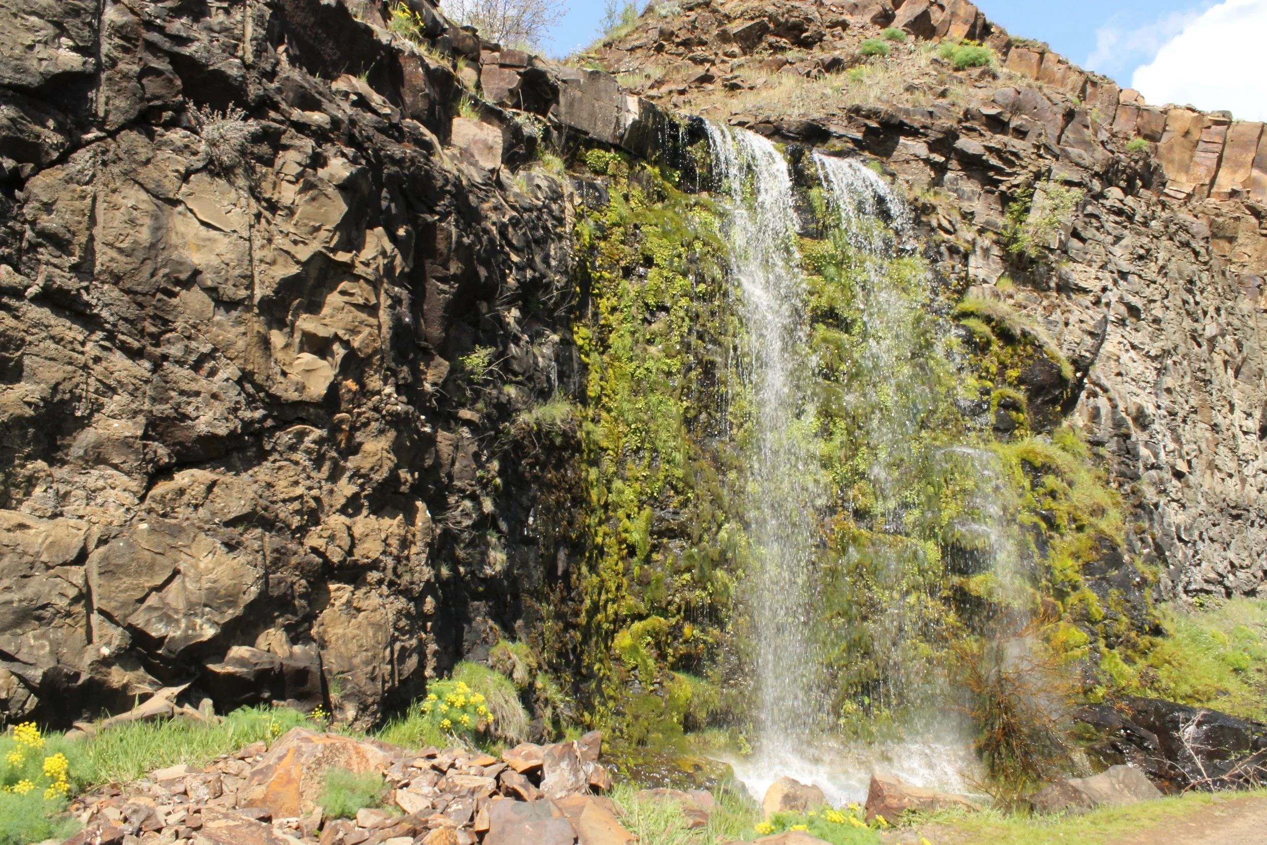 Lower Labyrinth Falls at Coyote Wall