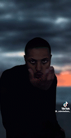 v12044gd0000cbngssjc77u579g4dvc0_MP4_AdobeExpress.gif