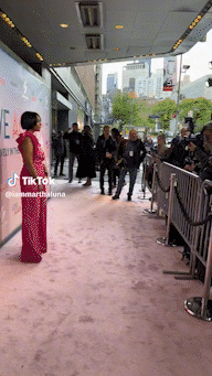 v12044gd0000ch9ilrrc77u666uv28dg_MP4_AdobeExpress.gif