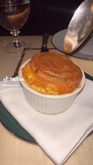 v12044gd0000cga7ad3c77u7sd1dgnj0_MP4_AdobeExpress.gif