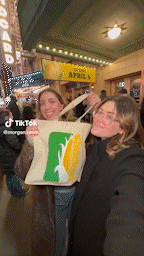 v12044gd0000cga8n83c77u8vd50urqg_MP4_AdobeExpress.gif