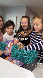 v12044gd0000cnqeenvog65v7i2ahr7g.gif