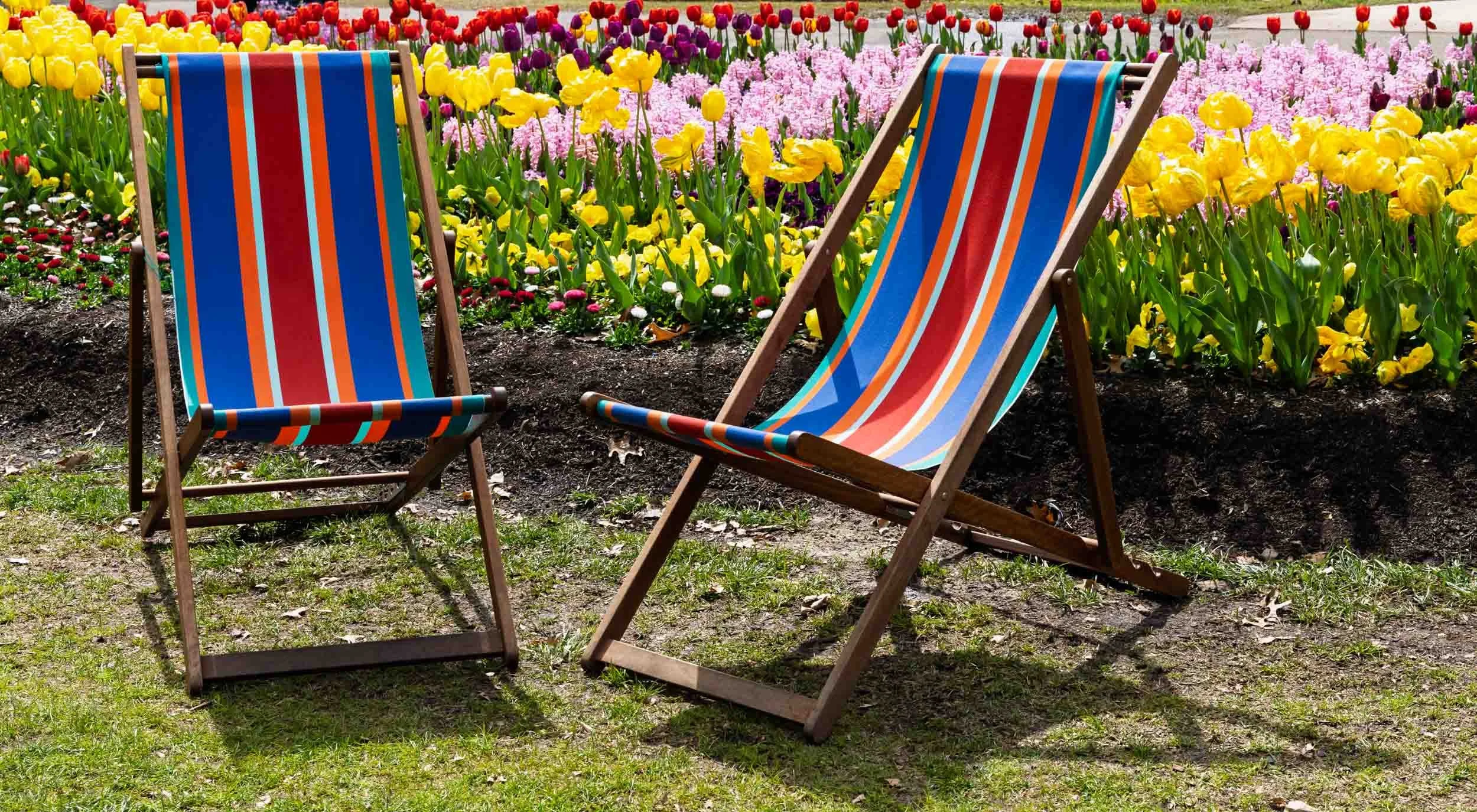 summer-joyful-outdoor-living-relaxing-deck-chairs-tania-kuegler-photography.JPG