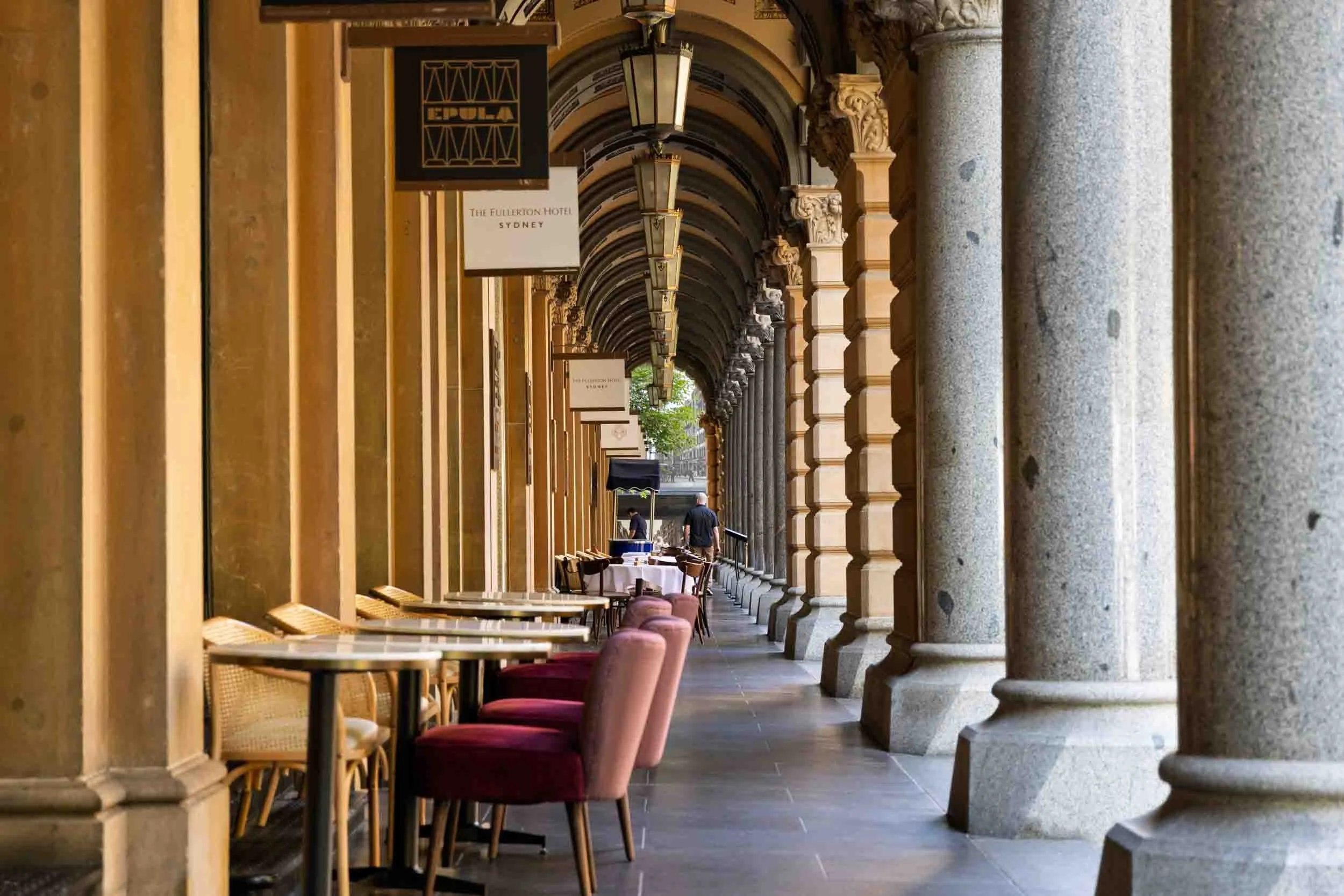 luxury-dining-fullerton-hotel-exterior-sydney-heritage-precinct-tania-kuegler-photography.JPG