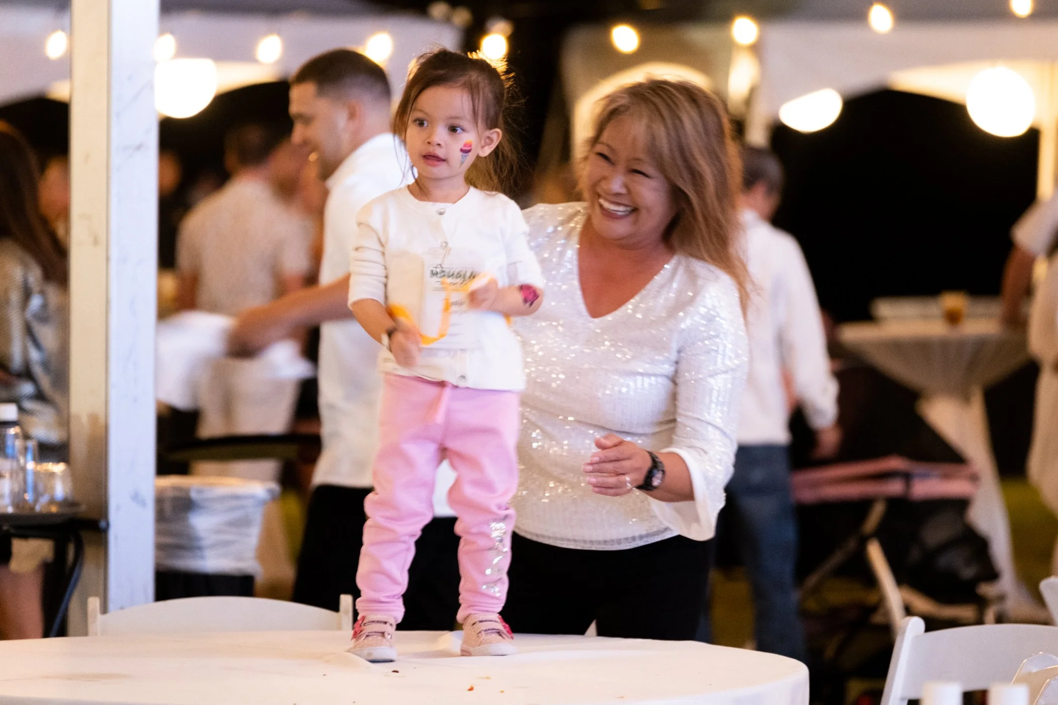 FOODLAND-030423-75TH ANNIVERSARY-4X6@350DPI-AC-208.jpg