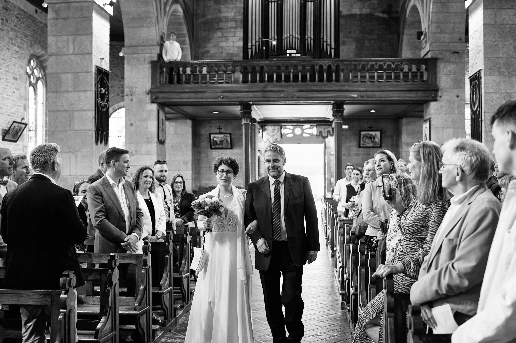Mariage-Bretagne-entree-eglise-loudeac.jpg