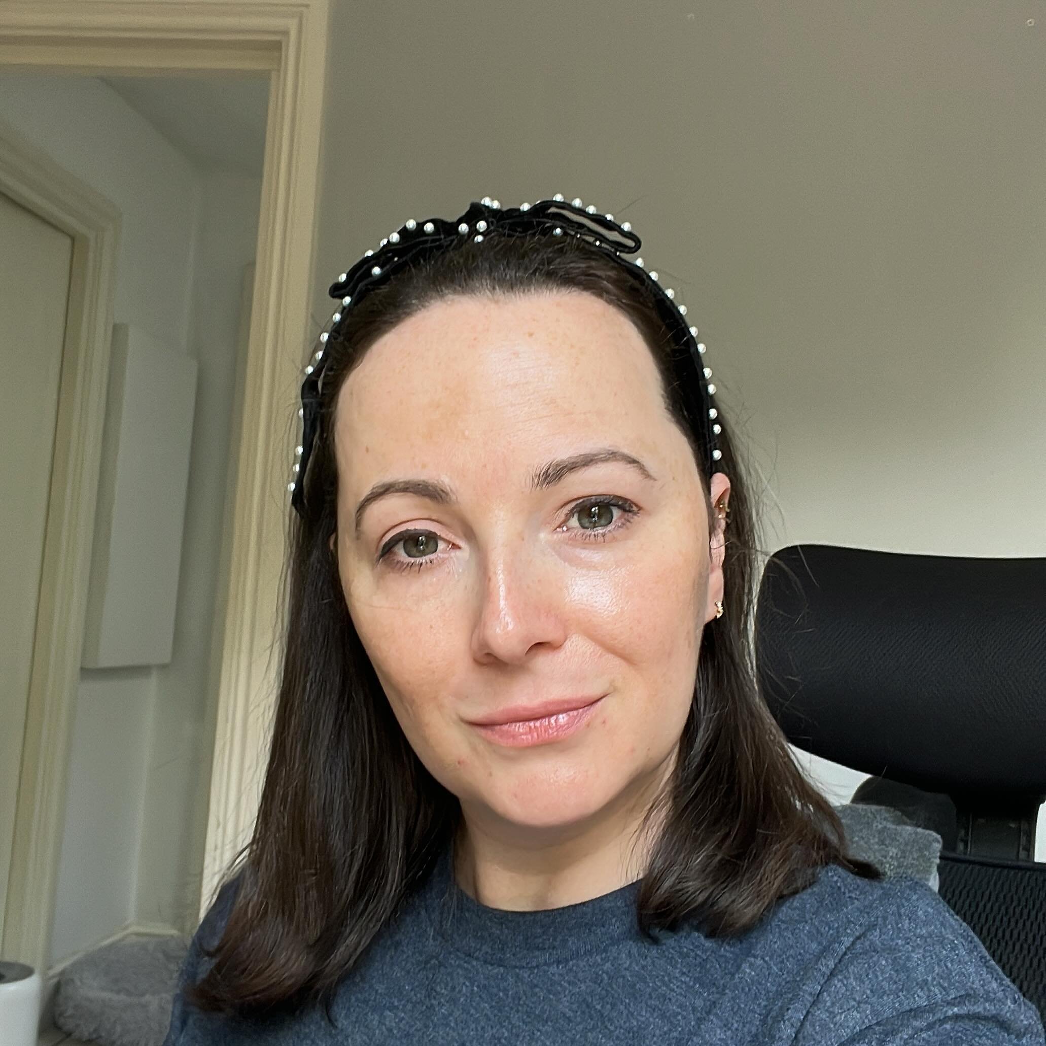 Summer wfh look, giving Charlotte York-Goldenblatt. With tattoos. (The Big v Aidan discourse bores me. Both bad. Harry all the way. It feels good to finally speak up on this nearly 30 year old beef.)