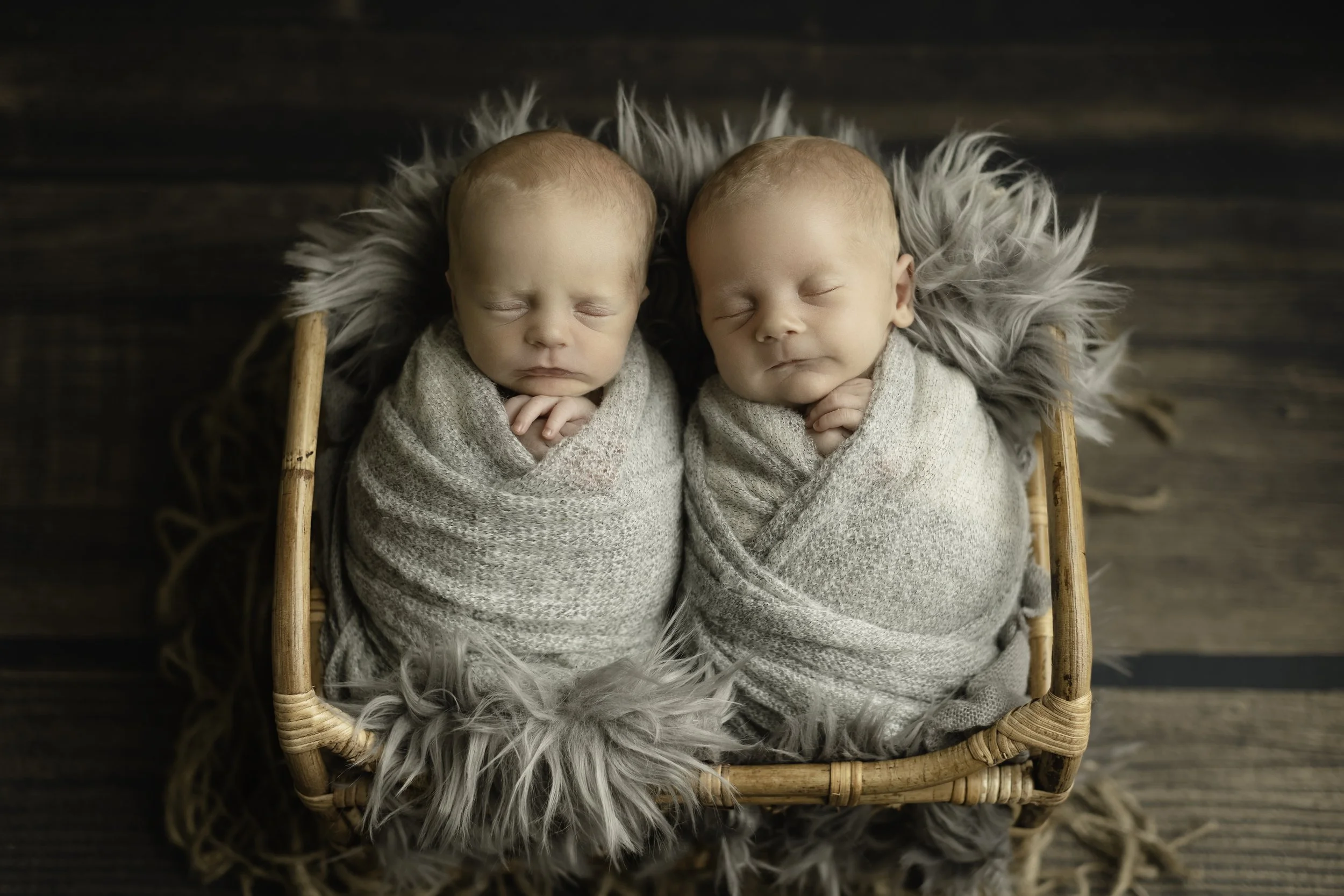 Huffman, Texas newborn photographer newborn photographer near me traveling photographer who shoots lifestyle photos photographer with props in home photographer twin newborn photographer twin baby photography twin baby photo newborn twin photo Humble