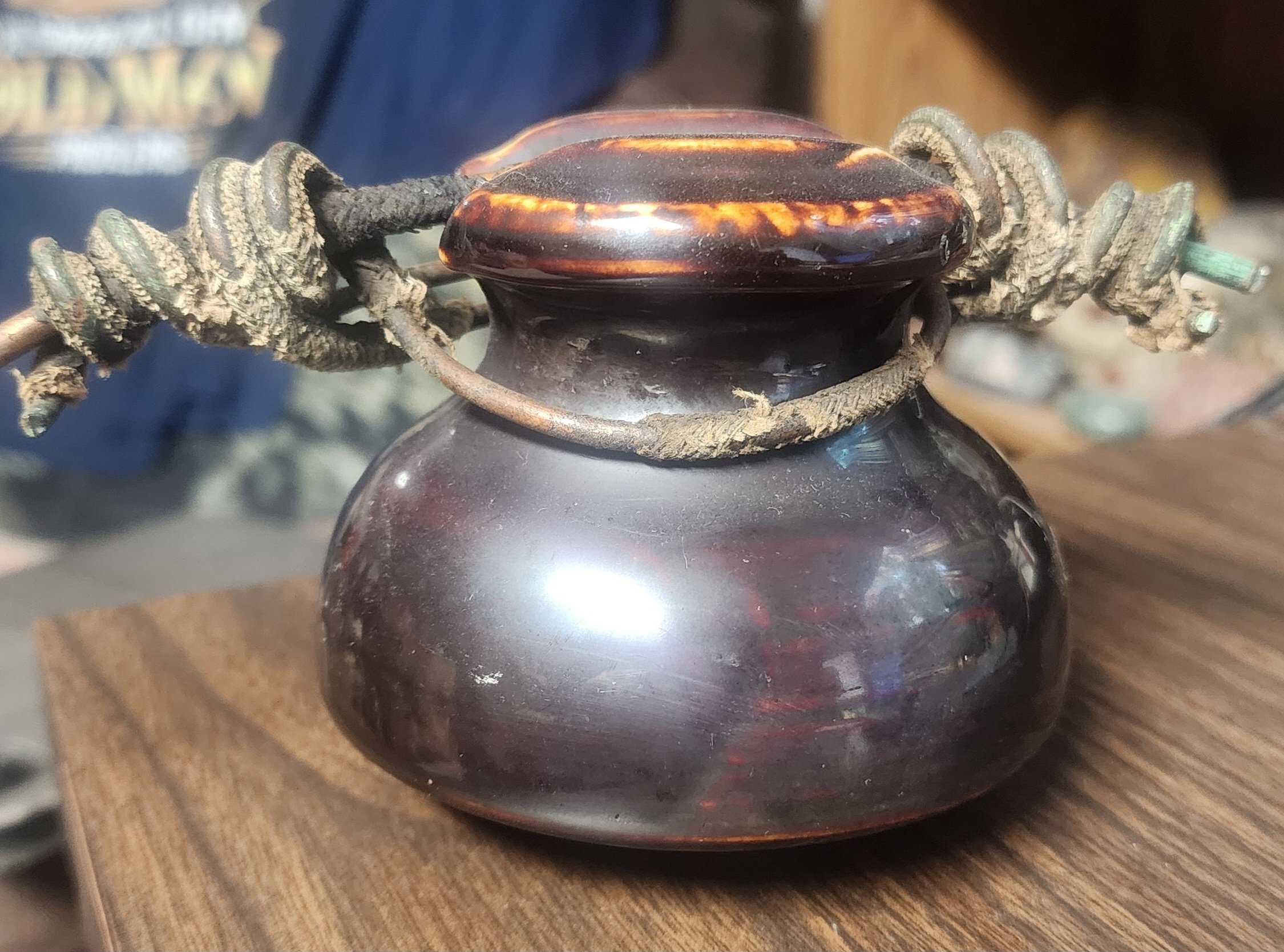 U175 Thomas Porcelain with wire.