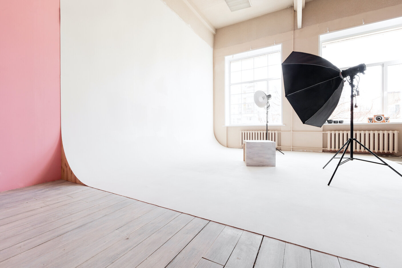 Benefits of a Cyc Wall for Your Home Photography Studio — GIRLCRUSH CO