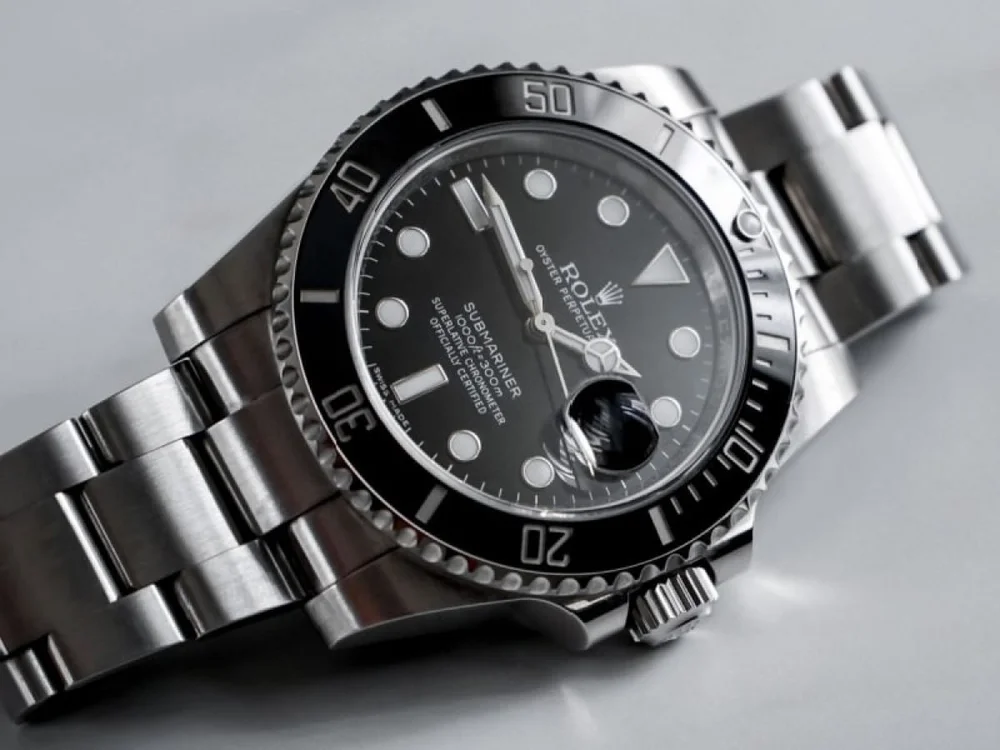 black replica rolex submariner.jpeg