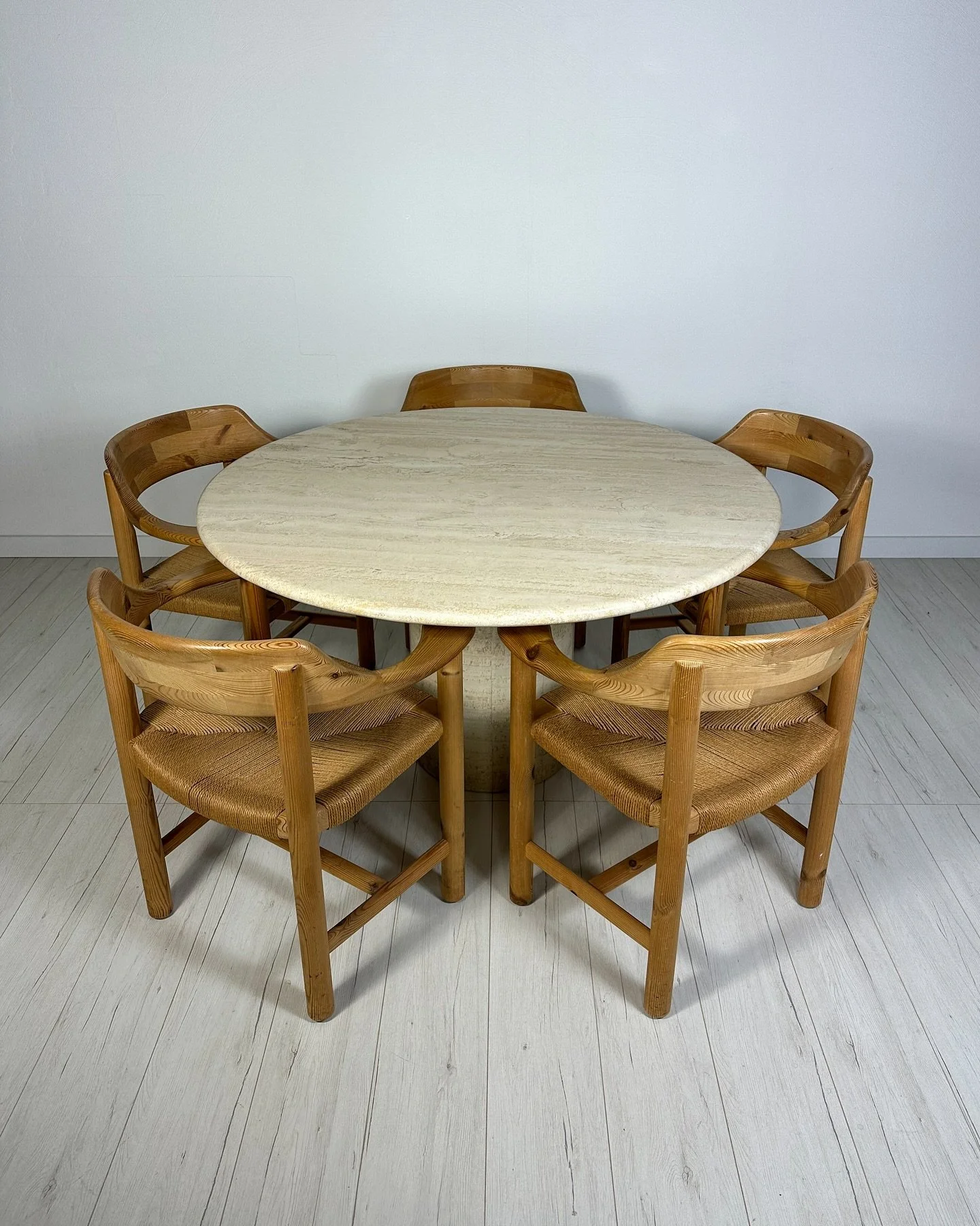 Elegant vintage travertine dining table from the 1970s. With its minimalistic design and soft beige tones, it seamlessly enhances any home 🩶

Dimensions: W 130 x H 73 x D 130cm

For more details send us a DM or visit our website.

#vintage #vintagef