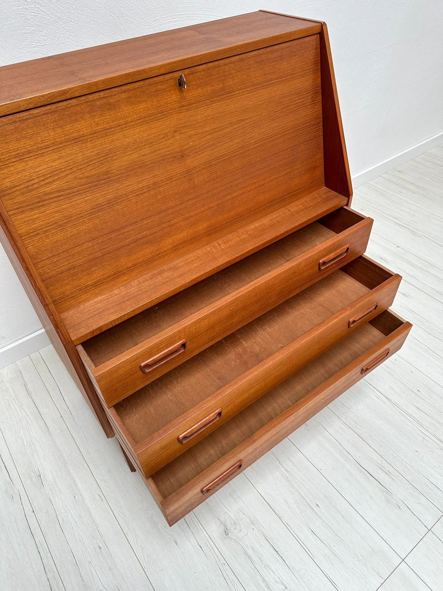 1960s Vintage Danish Design Teak Secretary by Dyrlund – detail 10