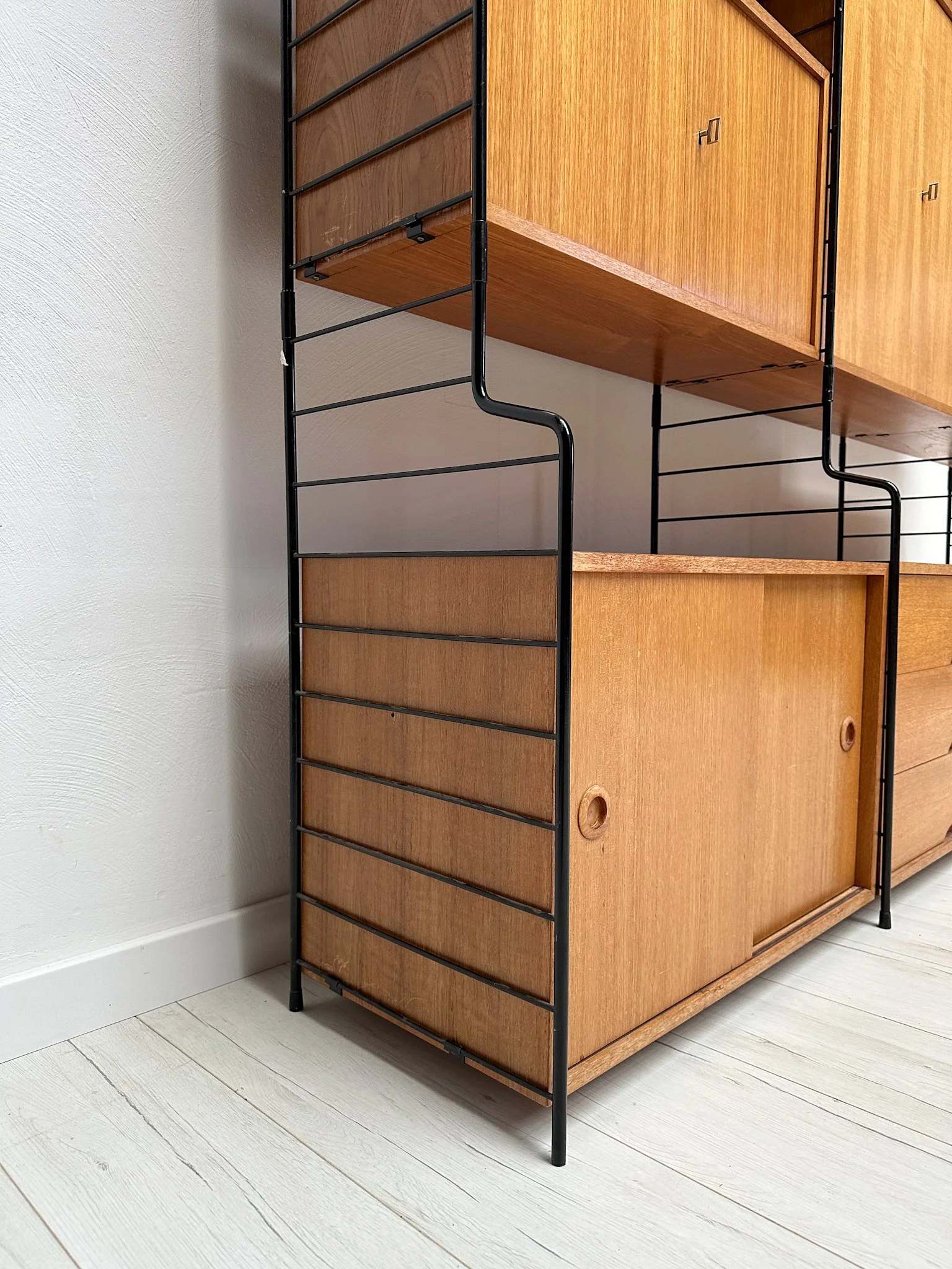1960s Vintage Freestanding Teak Shelving System by WHB Germany – detail 3