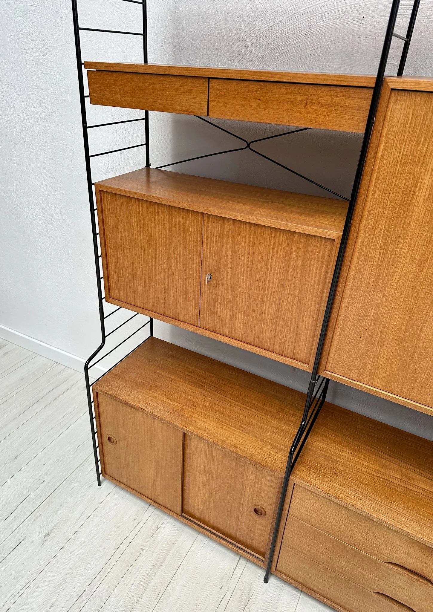 1960s Vintage Freestanding Teak Shelving System by WHB Germany – detail 12