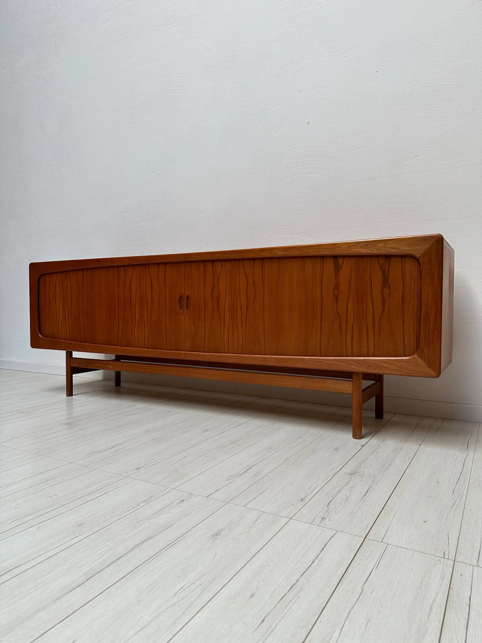 1960s Vintage Large Danish Design Teak Sideboard with Tambour Doors – detail 6