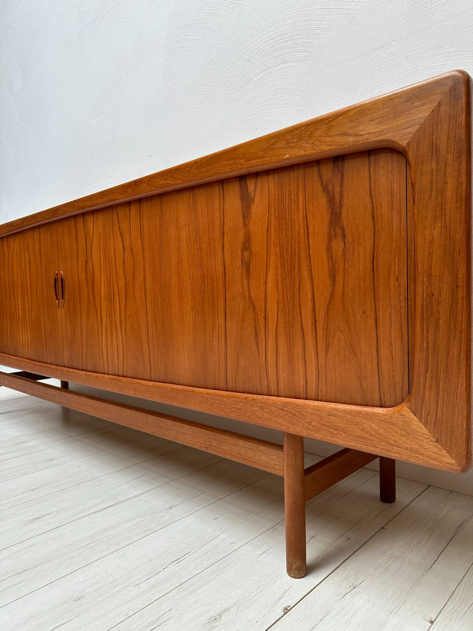 1960s Vintage Large Danish Design Teak Sideboard with Tambour Doors – detail 7