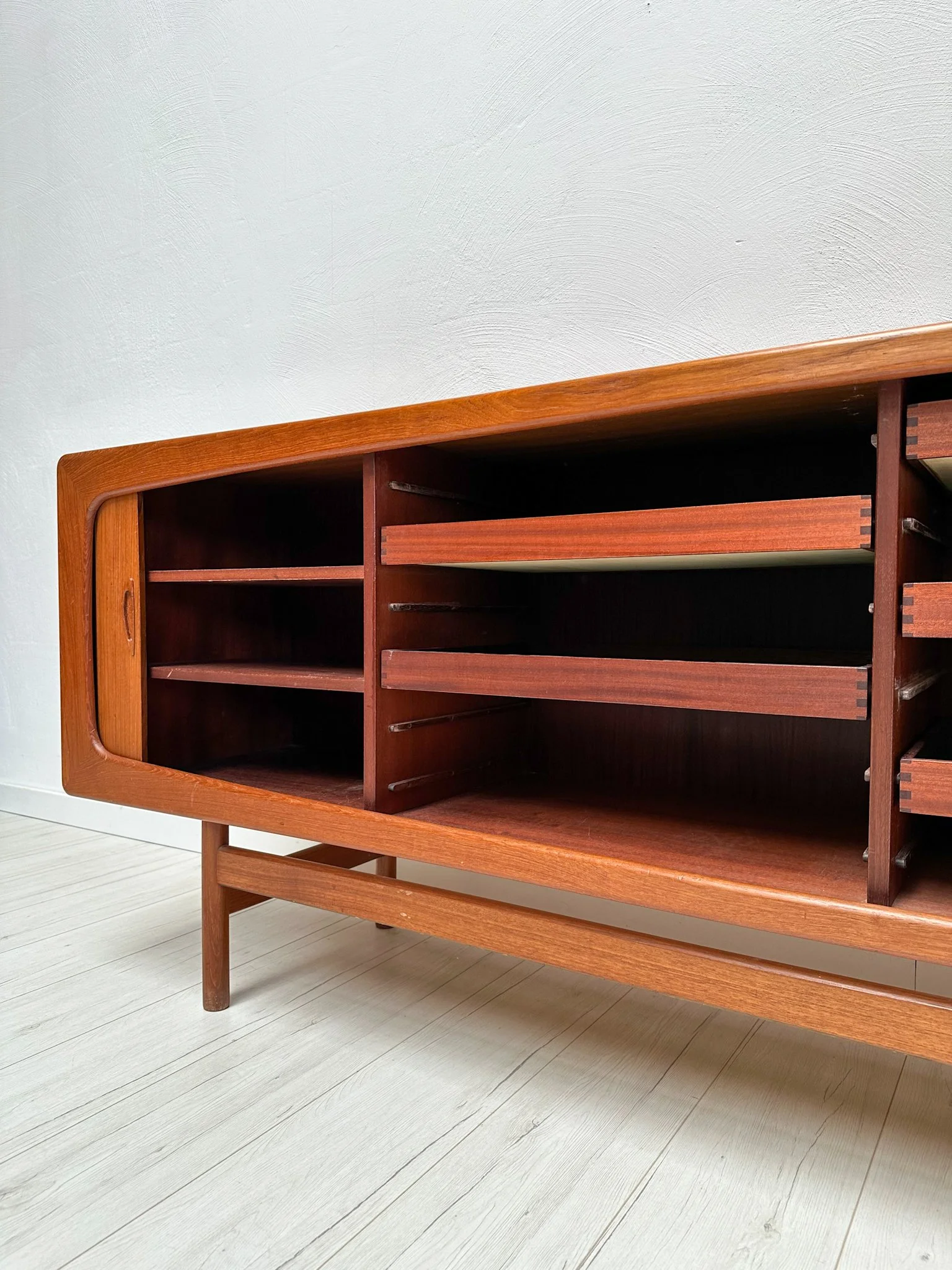 1960s Vintage Large Danish Design Teak Sideboard with Tambour Doors – detail 13