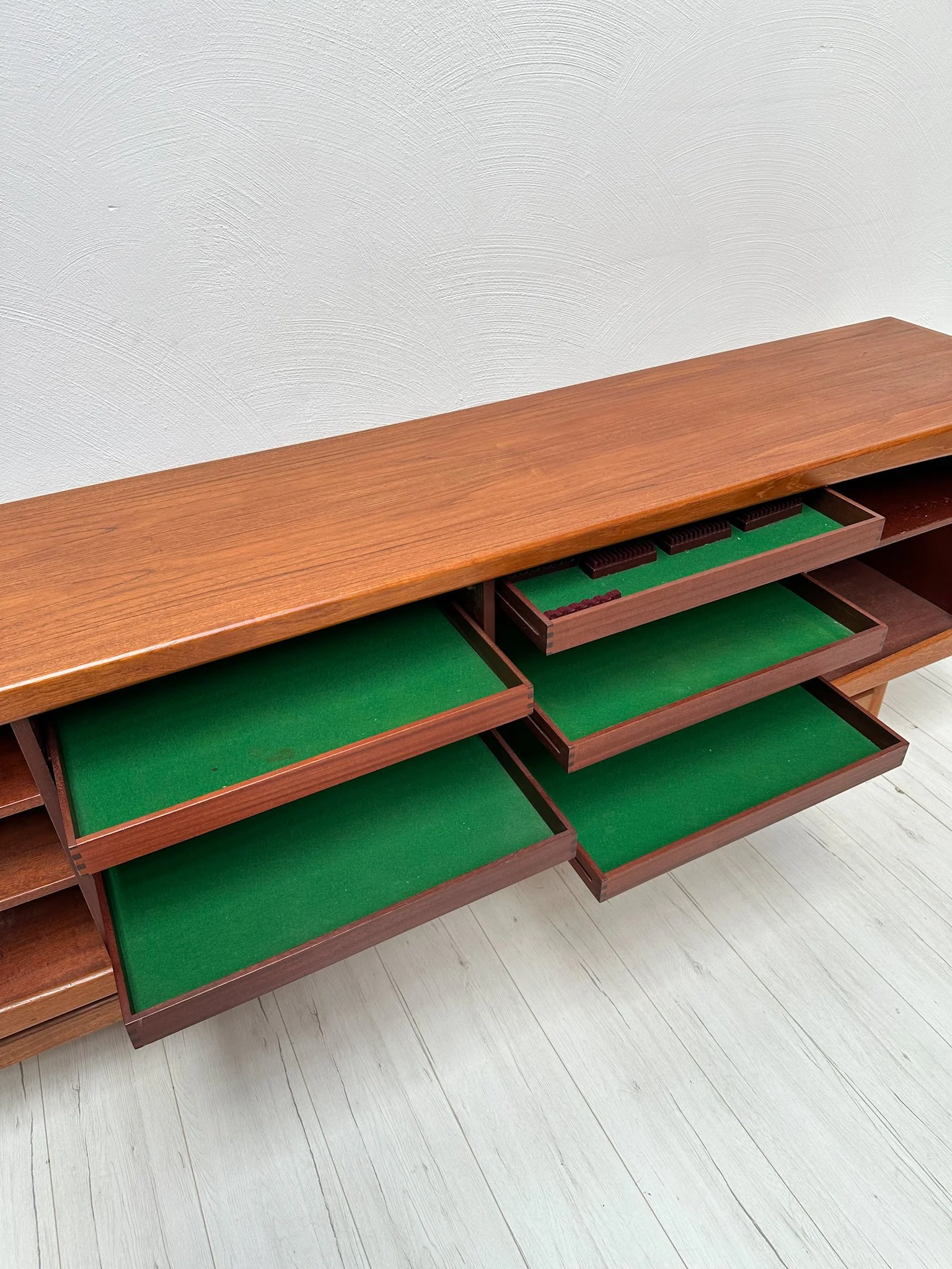 1960s Vintage Large Danish Design Teak Sideboard with Tambour Doors – detail 15