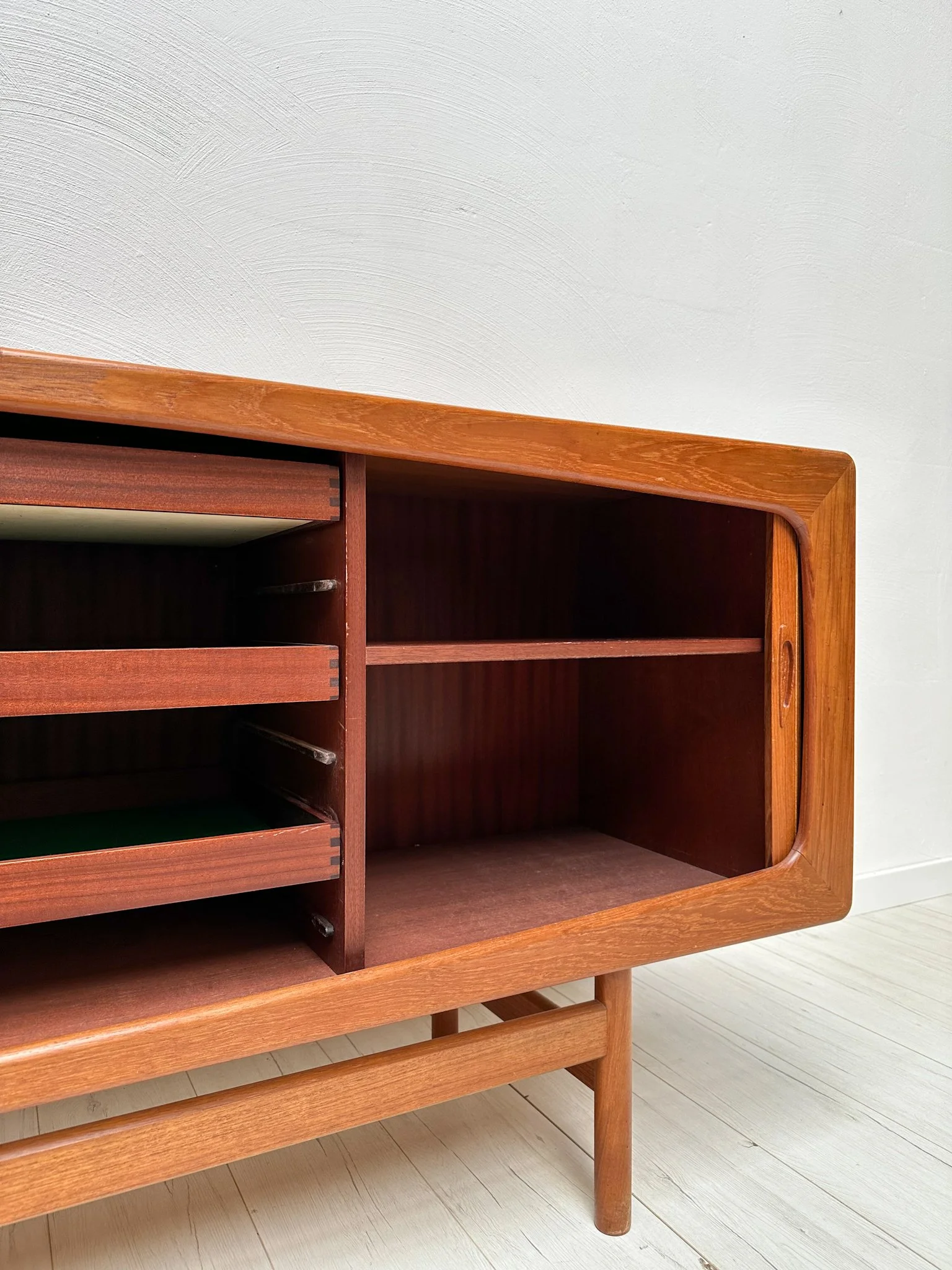 1960s Vintage Large Danish Design Teak Sideboard with Tambour Doors – detail 14