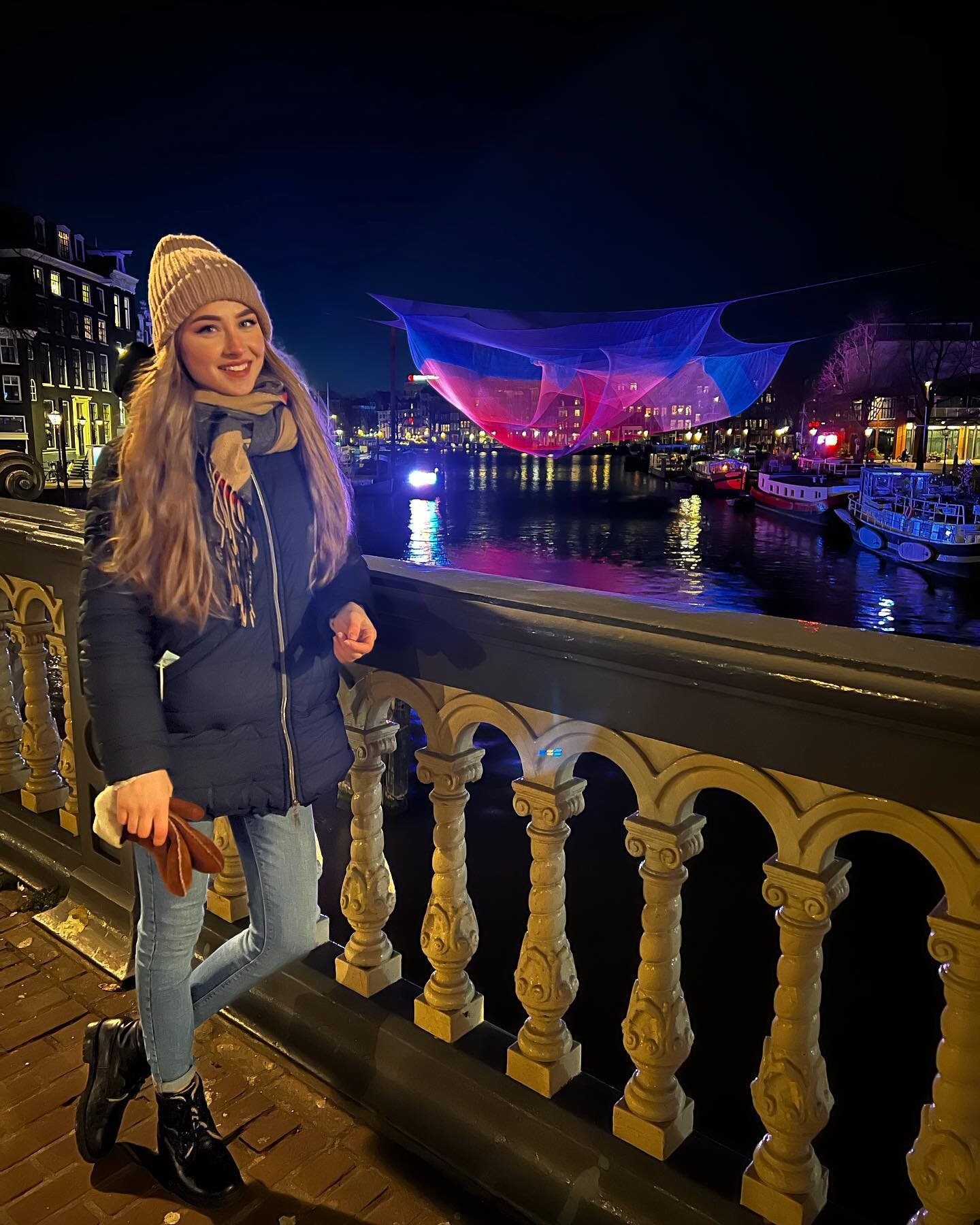 Once upon a time at @amsterdamlightfestival 😍
.
.
.
.
.
#amsterdam #netherlands #xxx #amsterdam🇳🇱 #amst #travel #trip #nl #travelphotography #travelling #winter #lightfestival