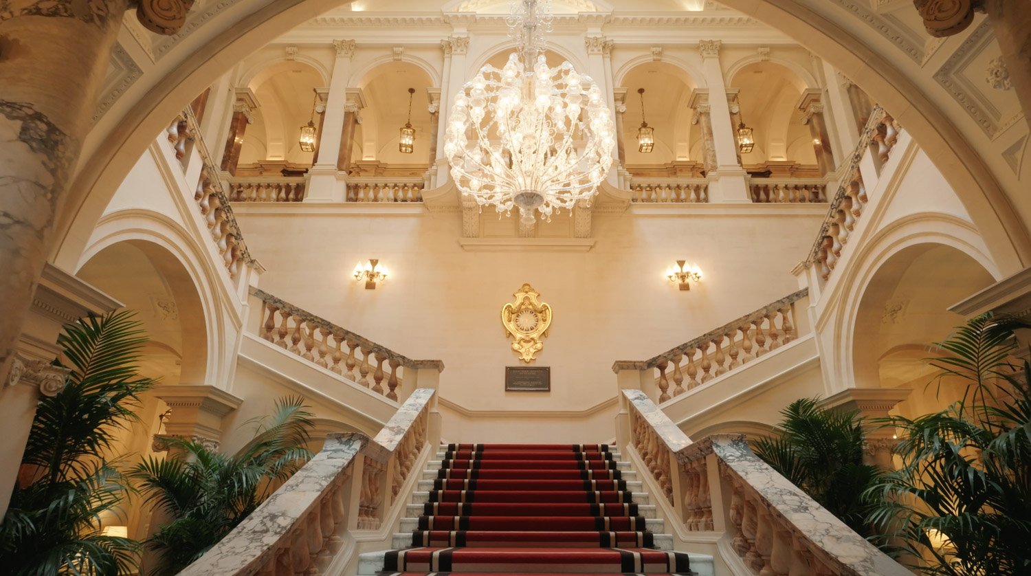 Raffles x Louis IIIX - Hotel.jpg