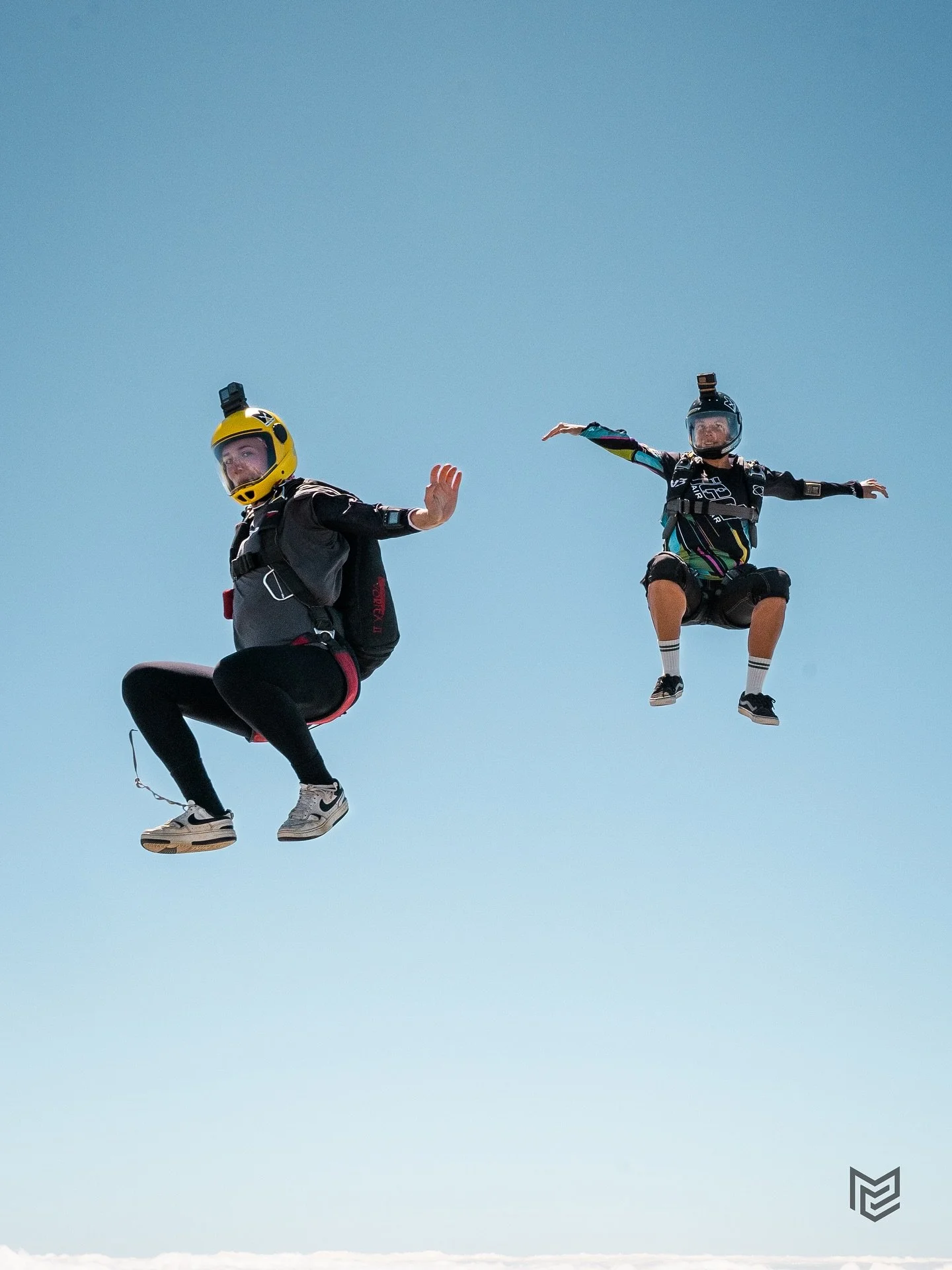 Head up jumps with the girls ! Also testing out my new Sony FE 35mm 1.8 today. 😎