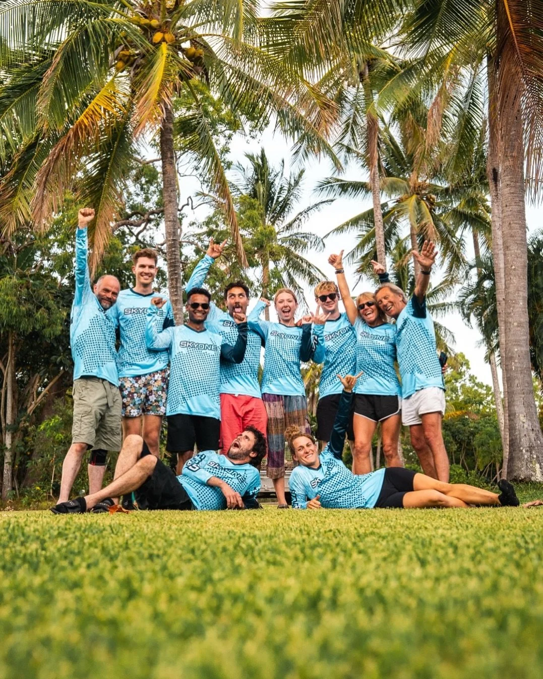 Today we all became skydive instructors! 🎉 Huge congratulations to everyone, and a massive thank you to our incredible coaches for guiding us through every step of the way. 🙌🪂