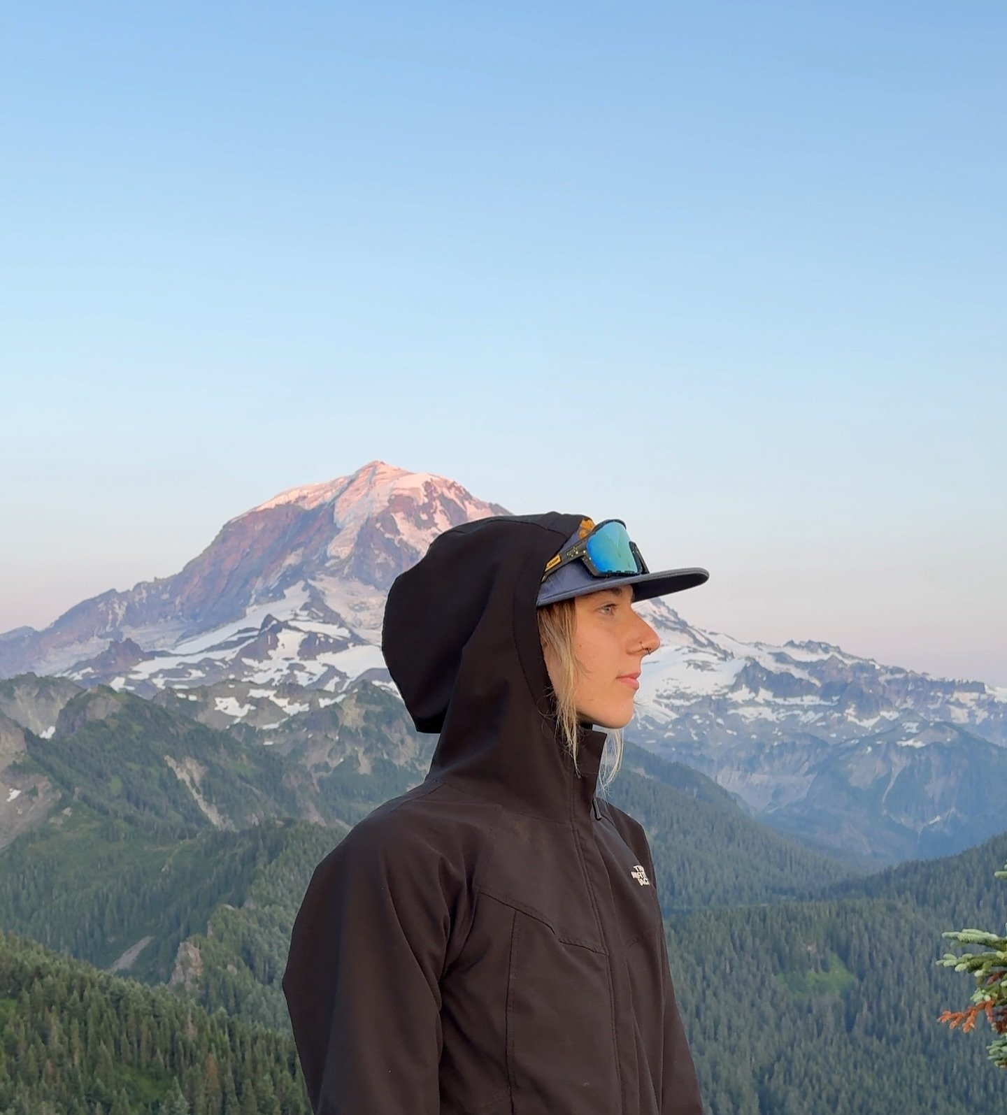 a little bit of life lately 🏔️

things are changing around here!! I spent an incredible couple days hiking at / around Mt. Rainier and then made my way over to Montana!!

here is the recap:

1. on top of the world and viewing the one mountain I&rsqu