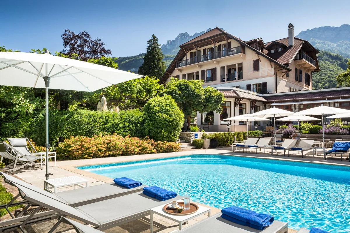cottage bise lake annecy vertu hotel
