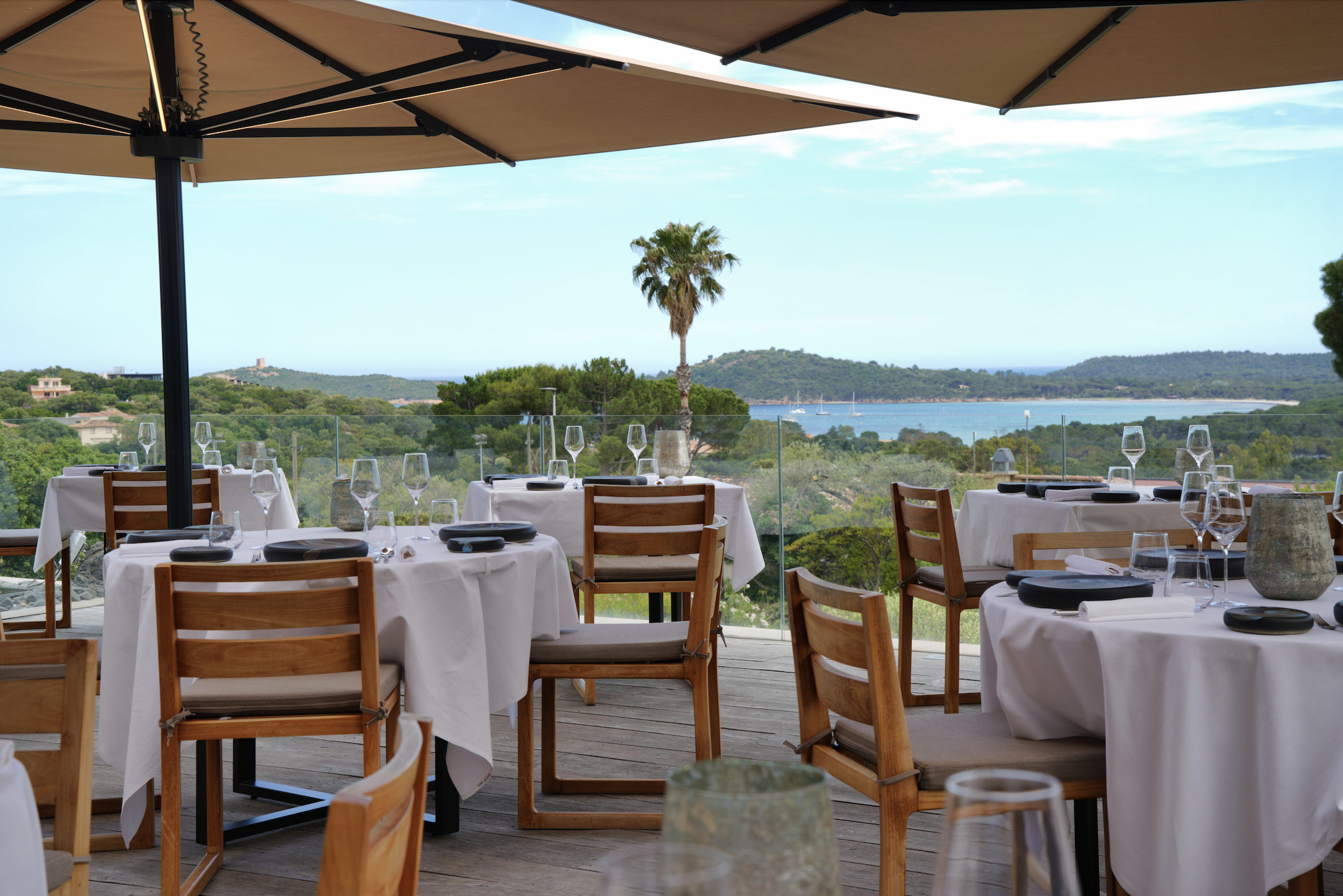 Les Regalia restaurant.png