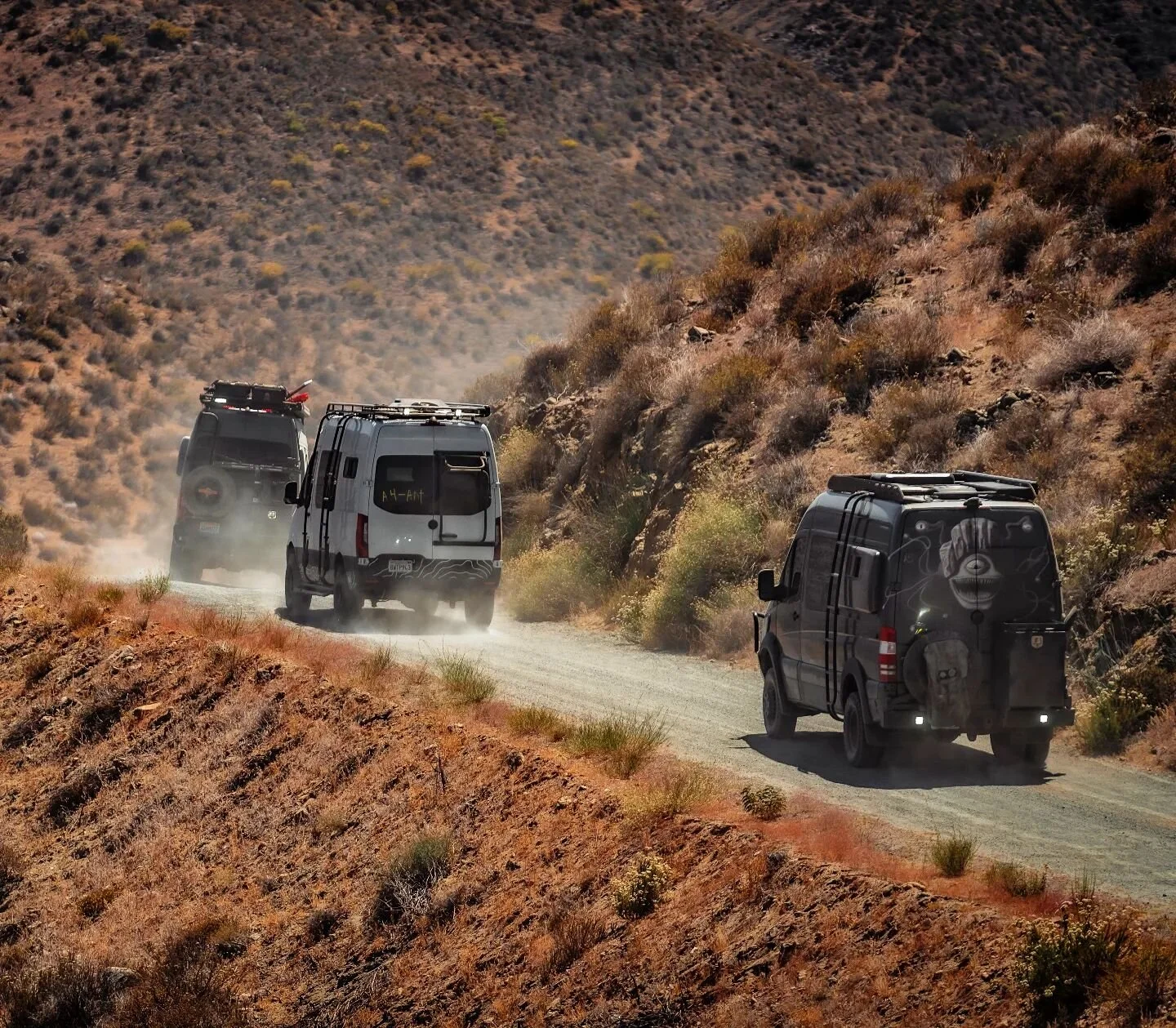 The #SOTBaja crew ripping through the mountain pass from the 🇲🇽 Gulf to Pacific 🔥

@rad_z71 📸 SOT 3.1

#bajacalifornia #baja500 #bajacaliforniasur #baja1000 #sprintercampervans #sprintervanlife #mercedessprintervan #mercedessprinter #vanlifestyle