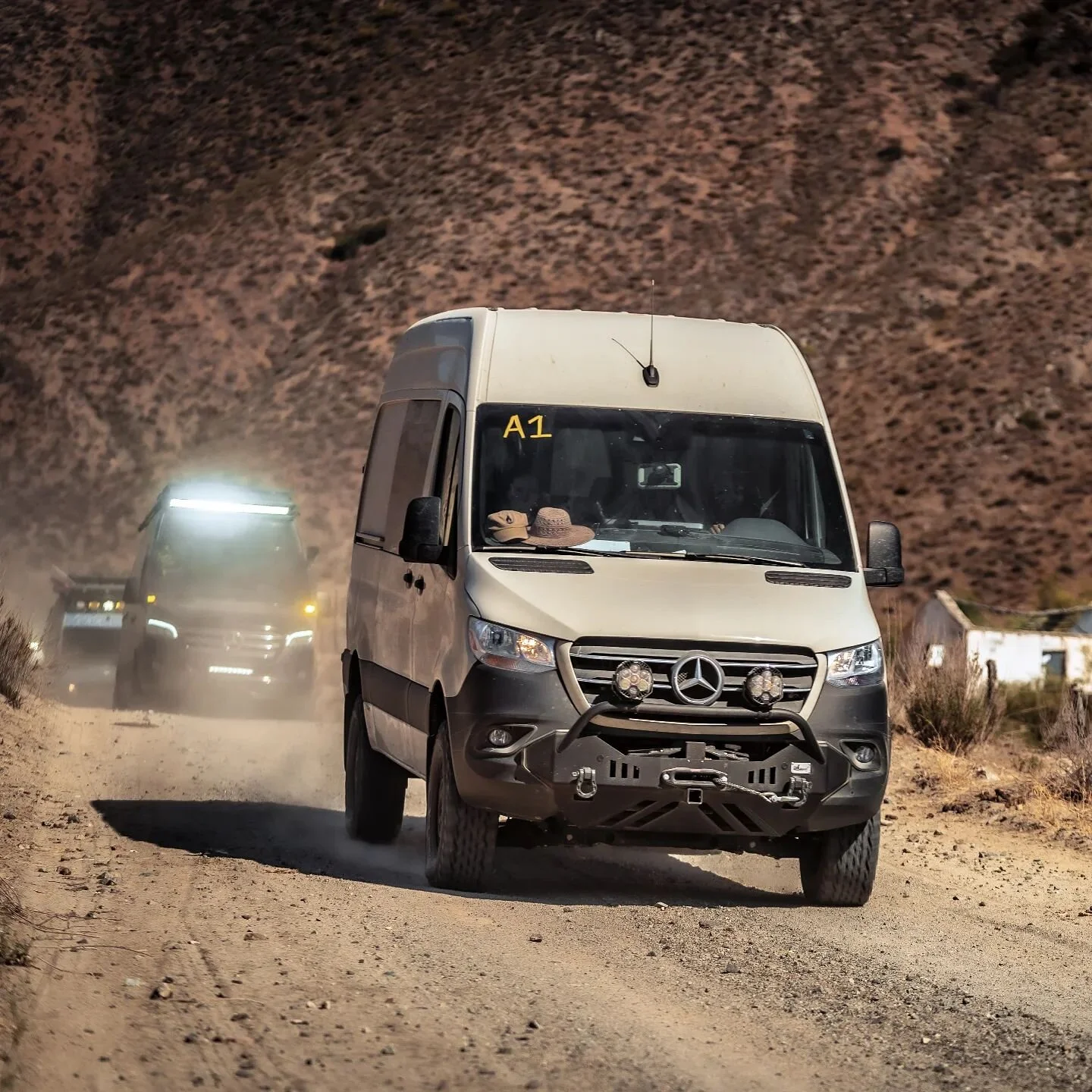 @will.aching nearing destination Cuatro Casa at SOT 3.1 🇲🇽. Made it through the mountain range, coast to coast 🤘🏼

@rad_z71 📸 #sotbaja

#campervan #campervanconversion #vanlifeproject #sprintercampervans #mercedessprintervan #4x4sprintervan #4x4