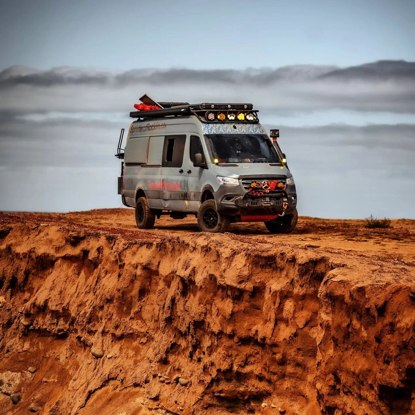 @mrralex just chilling on the cliffs of Baja with the #SOTBaja crew 

@rad_z71 📷

#mercedessprinter #mercedessprintervan #sprintercampervans #sprinterconversion #sprinter4x4 #sprintervanlife #sprintervan #4x4sprintervan #4x4sprintervan #vanlifestyle