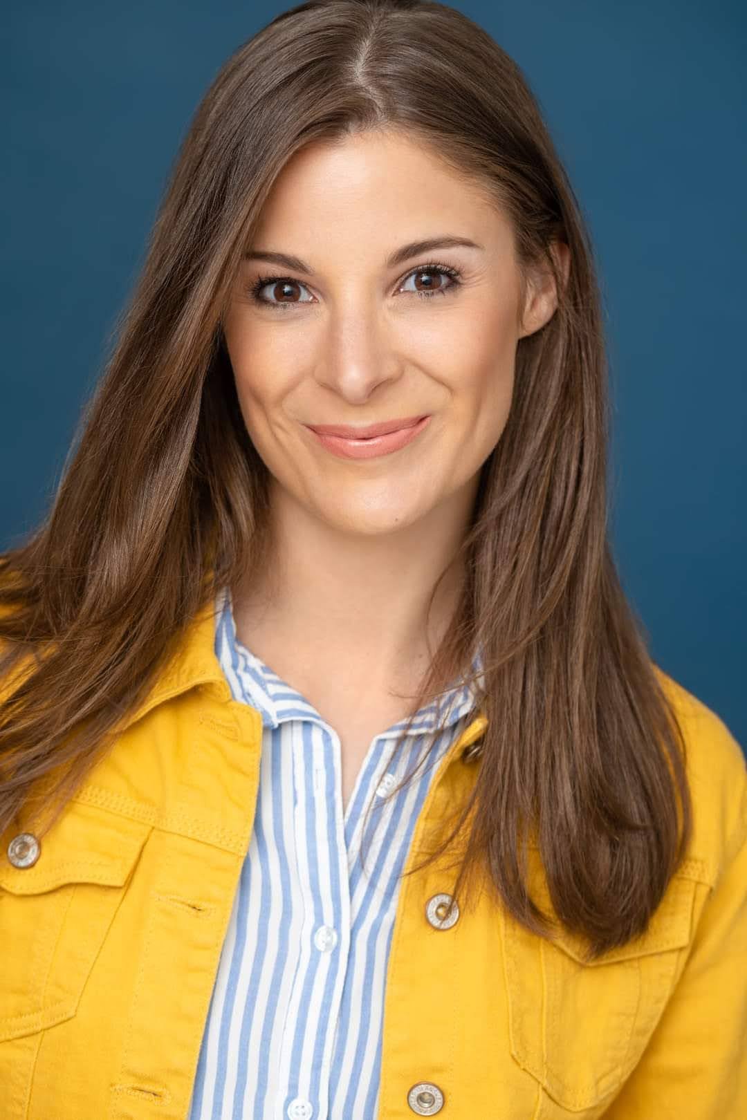 Headshot hair and makeup. Soft makeup with flat iron.