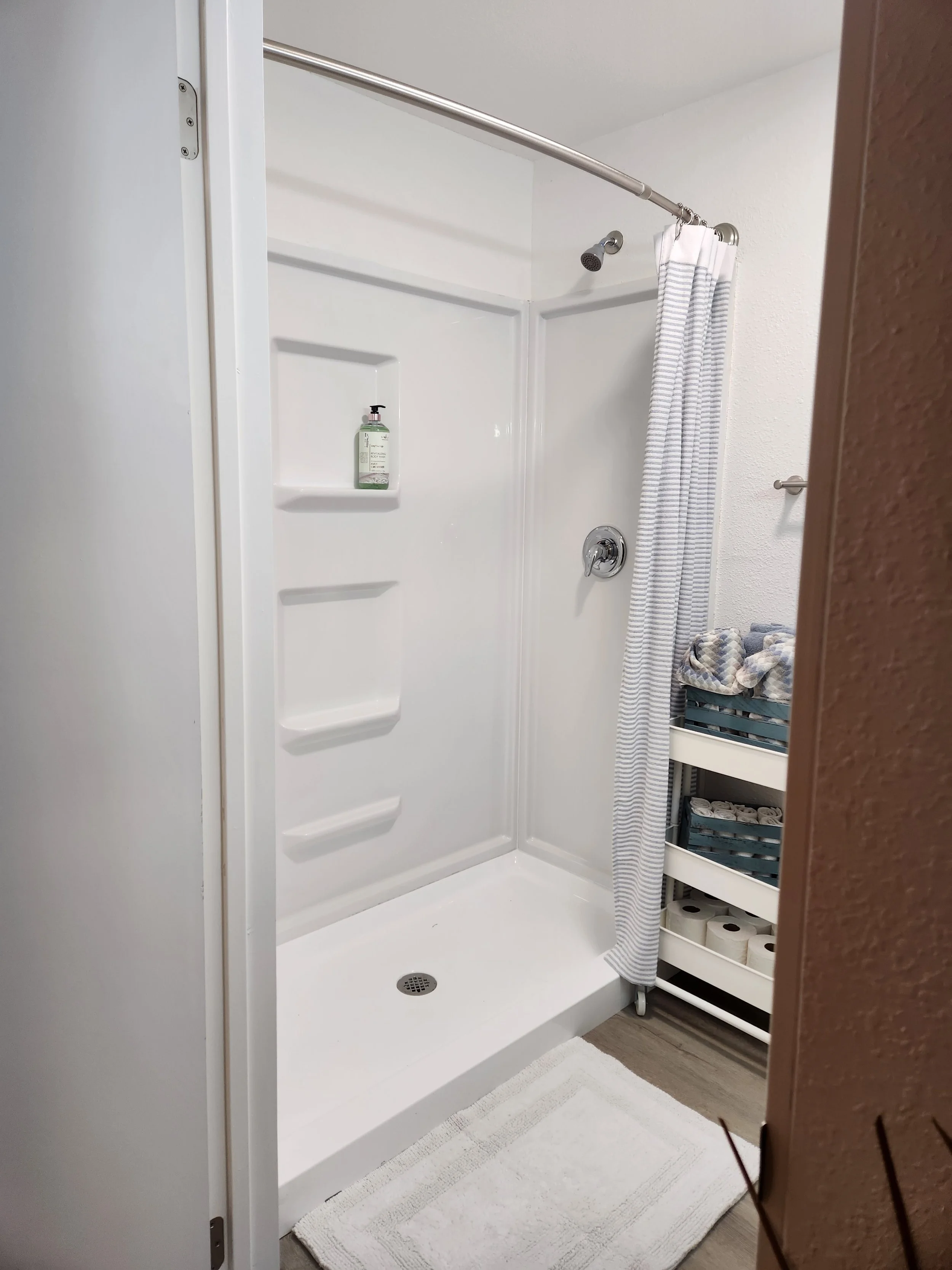 model bathroom 1.jpg