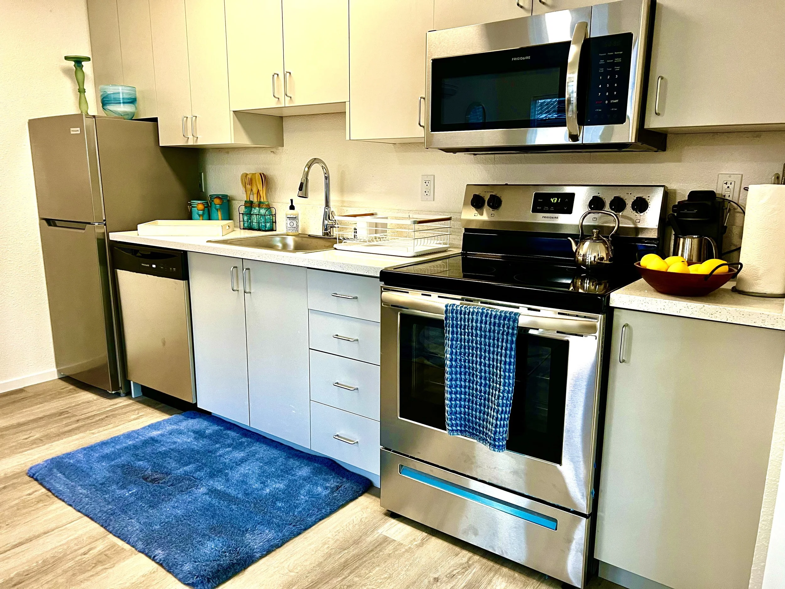 kitchen 2 (1).jpg
