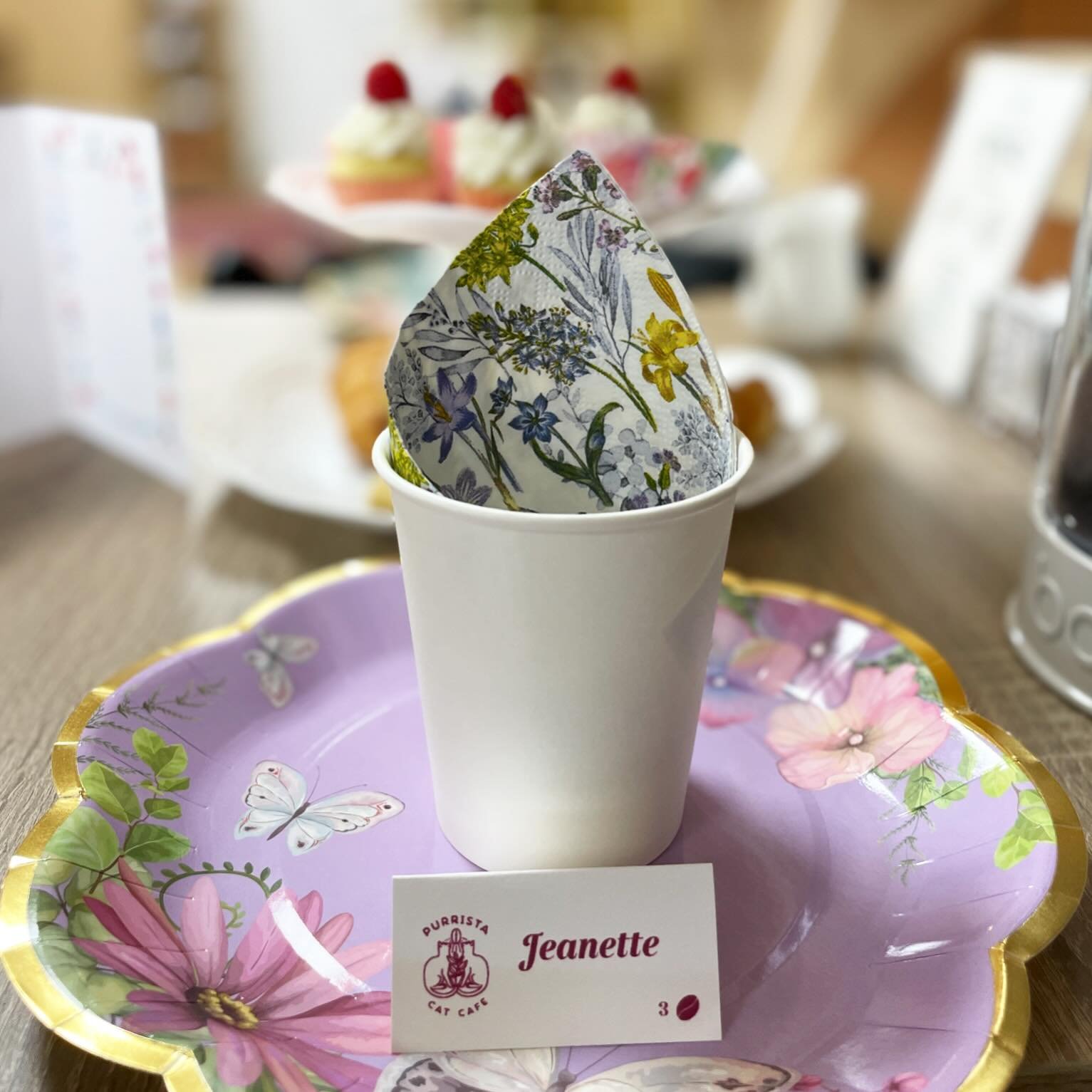 Last day to sign up for our Mother's Day Kit-TEA 
🌸🫖🐾
We have a few spots open at 1pm and one more spot at 3pm. Head to our website to sign up under special events: purristacatcafe.com

Each tea party receives a 3-tier tray of pastries, a choice o