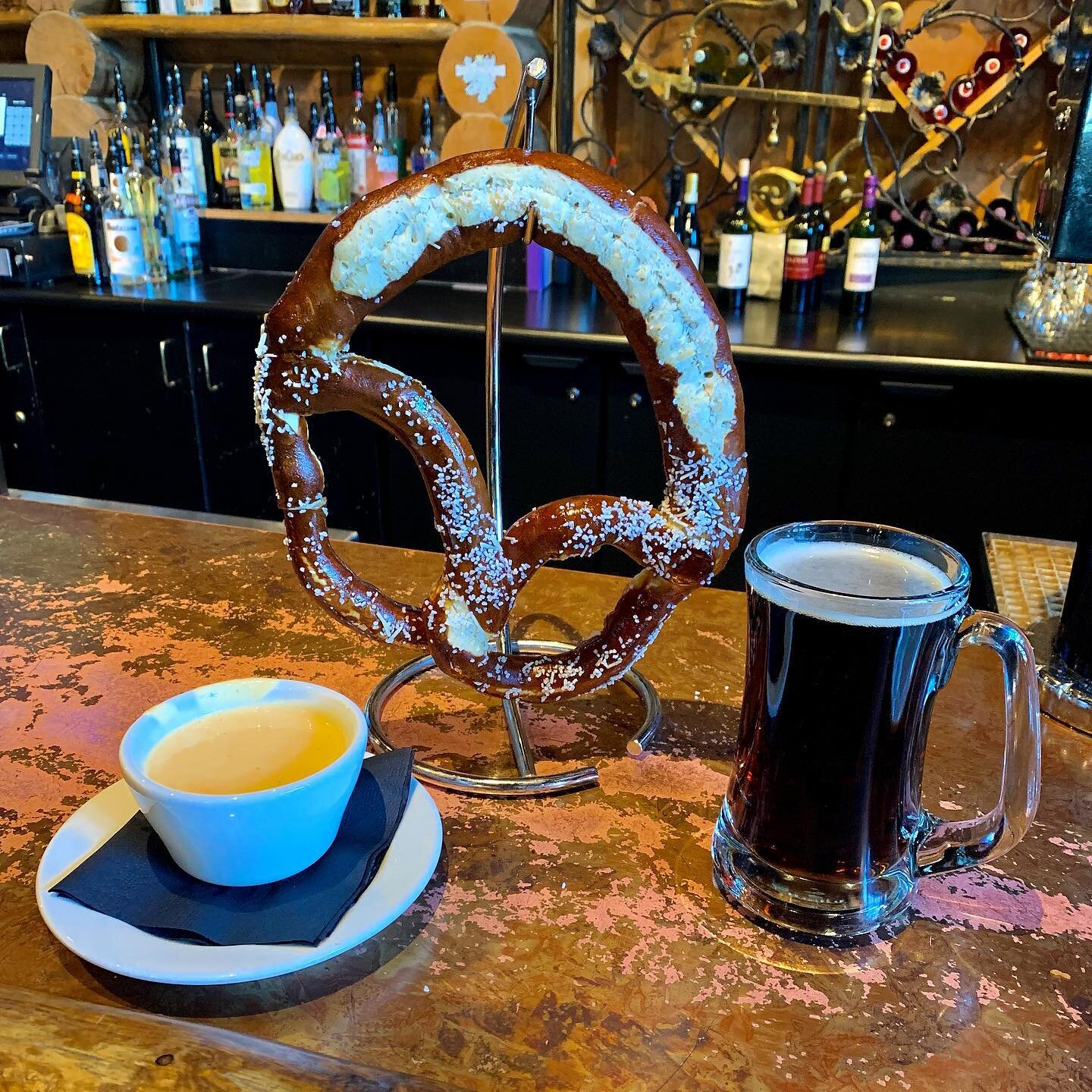 A good beer and a fun pretzel?! Yes, please! 😛 We haven&rsquo;t seen a pretzel presented this way before, but loved it at @bohemianbrewery! Check out more from our visit to Bohemian live on the blog - link in bio! 🍺