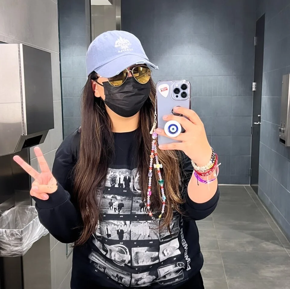 Parece que va a llover 🎶🤪
IT&rsquo;S A [late] CHRISTMAS MIRACLE!!!
I posted a #YouTube video 😳 WHHHAAAAT?!
A month late but&hellip; here&rsquo;s my full reaction to the #JonasBrothers #FamilyRoast 👀
#linkinbio