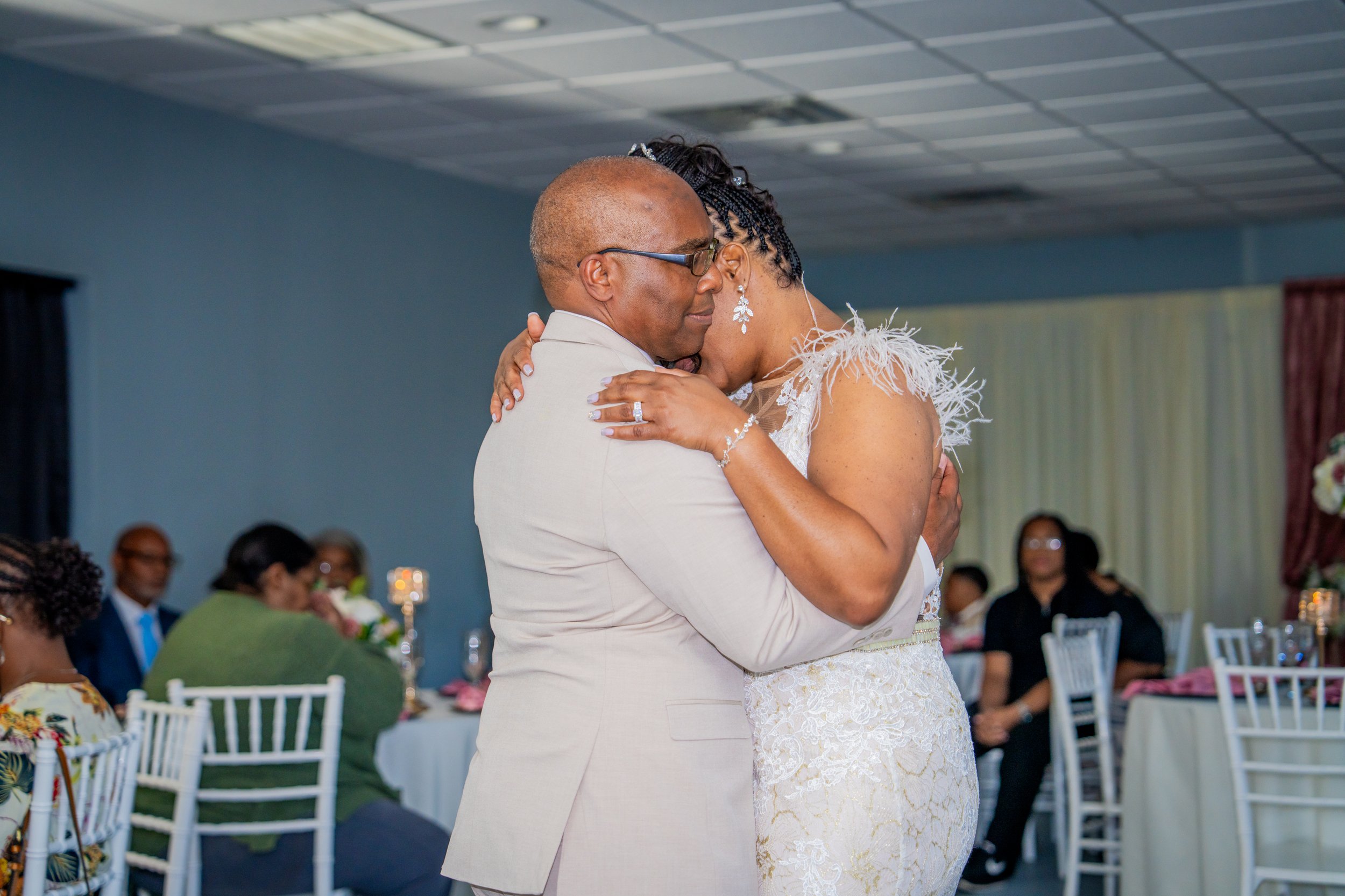 Anitra Thomas Sat 11-8-25-26.jpg