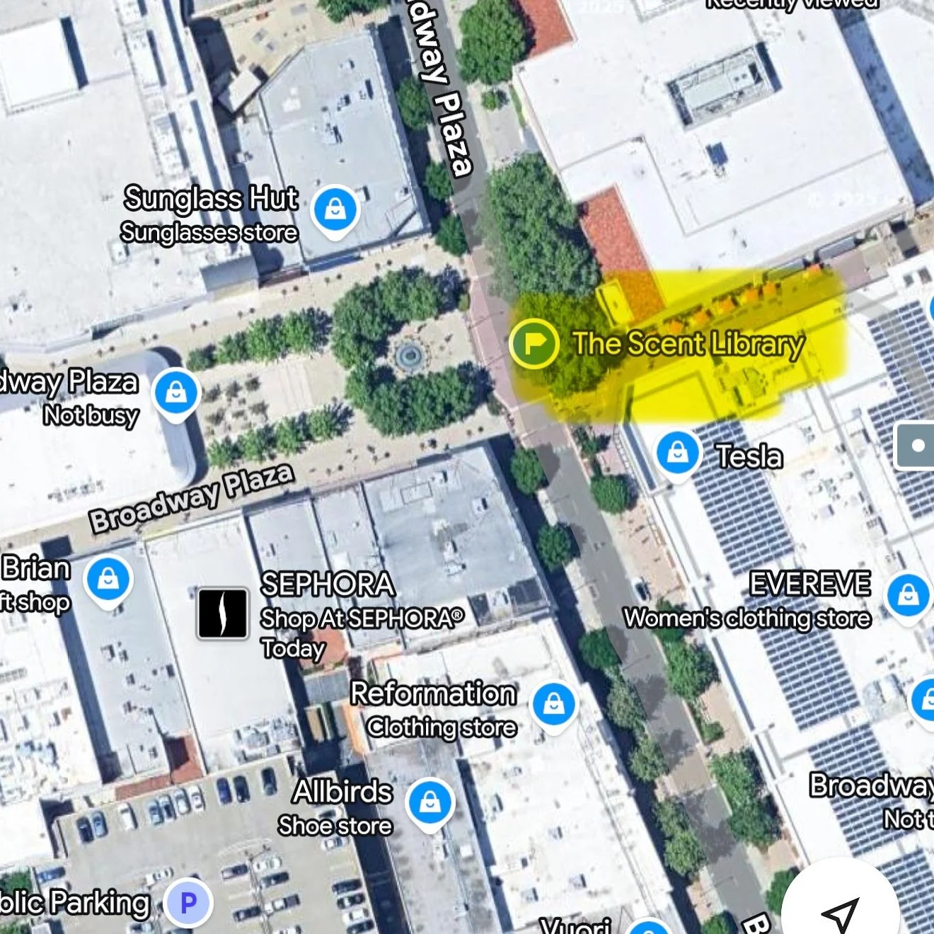 We are back in markets!!!! Come find us at booth 26 located in front of Nordstroms, near Lululemon! Can't wait to meet you! It will be hottt 🔥🔥🔥 so dress accordingly!! #candlemaker #candles #candleshop #smallbusiness #walnutcreek