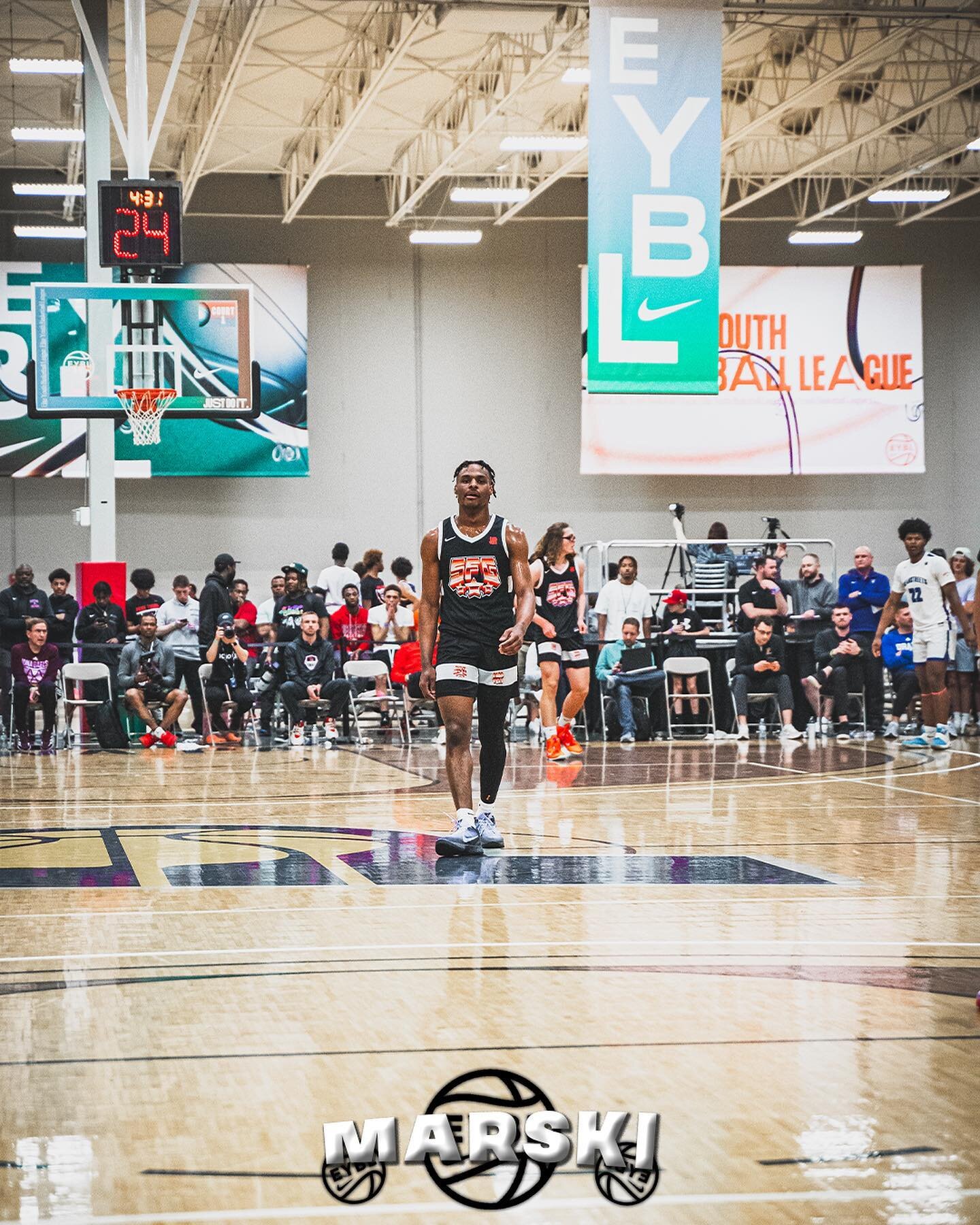 👑 King Jr. in Session II&hellip;

#bronnyjames #eybl #eybl2022 #basketballedit #teamsfg🚀 #nextup #basketballphotography