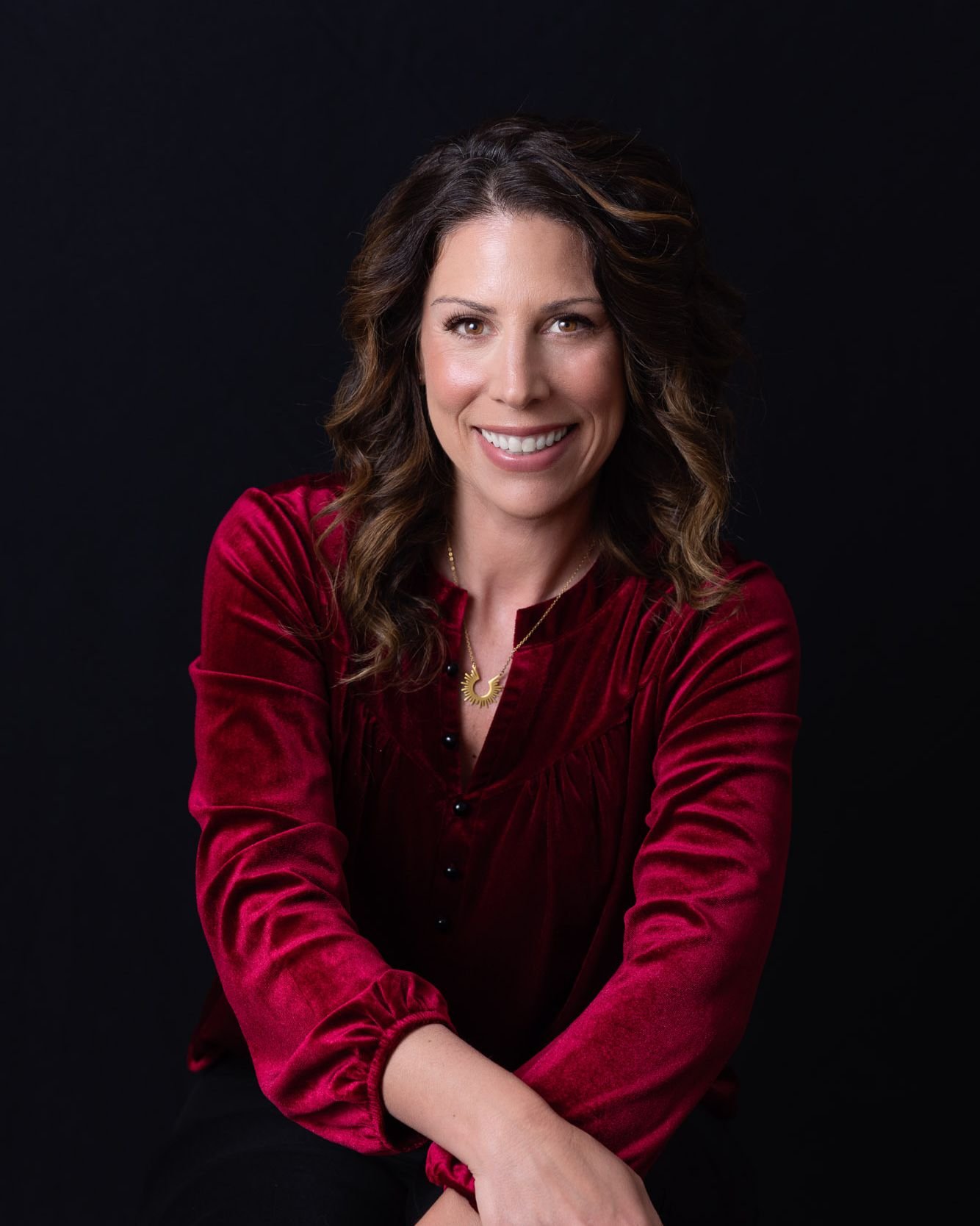 ✨ Beauty &amp; Glamour Portrait Experience ✨

There&rsquo;s something truly powerful about stepping in front of the camera and allowing yourself to be seen. Recently, I had the pleasure of welcoming a beautiful woman into my studio for a beauty and g