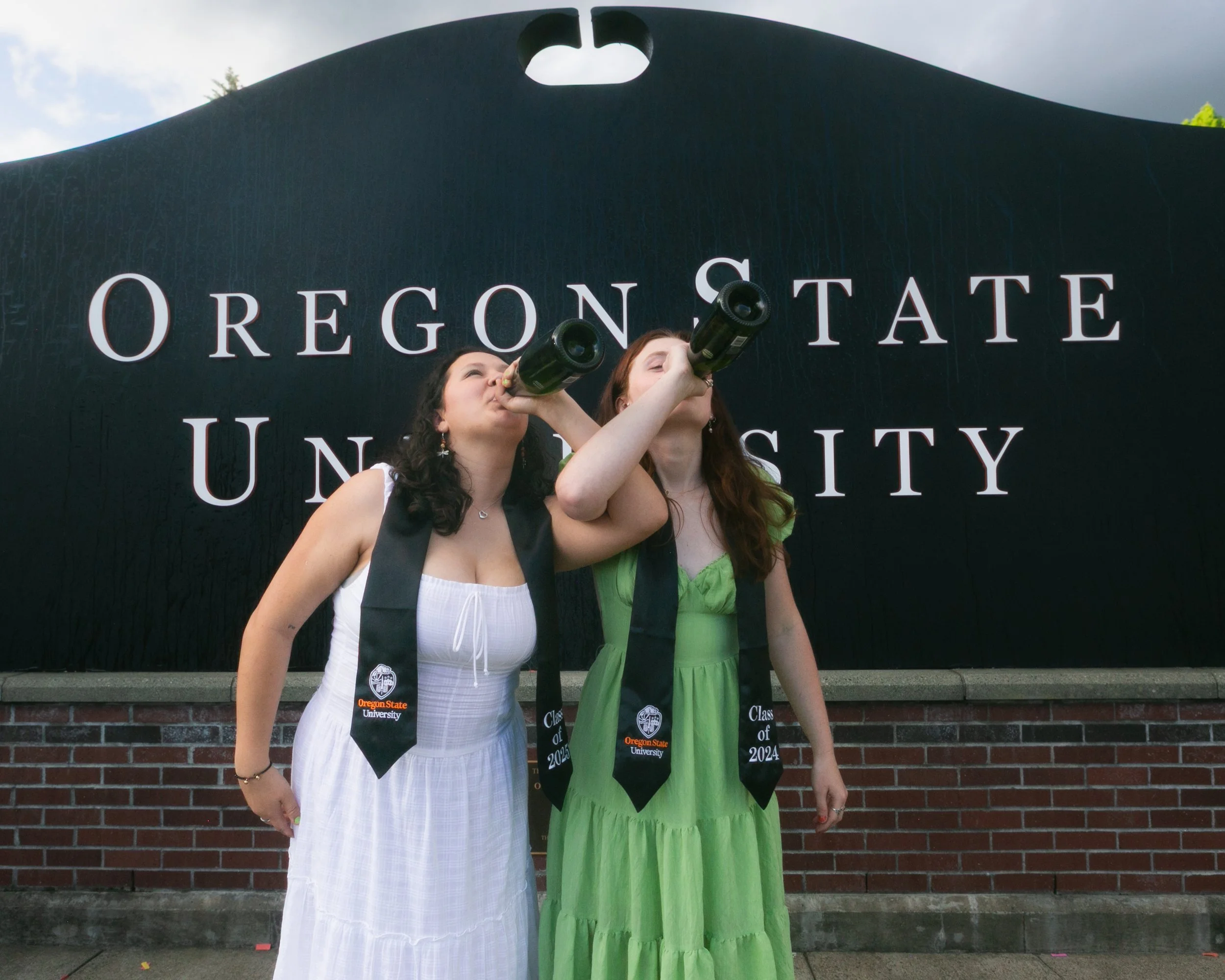 katezinkephoto_Maddie&Sarah_Grad-131.jpg