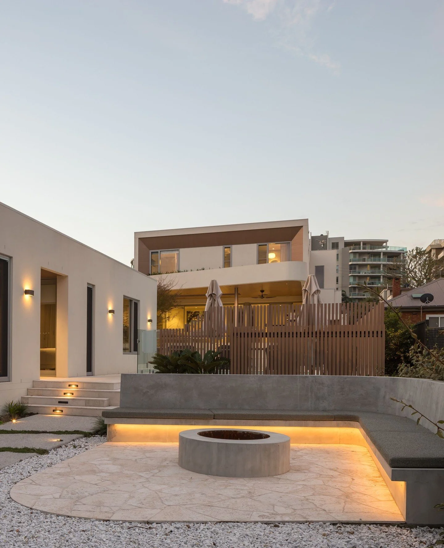 A considered combination of functional lighting and soft mood lighting extends the usability of an outdoor space, guiding movement, highlighting texture and creating atmosphere long after the sun sets. We favour warm, low-voltage LED lighting to comp