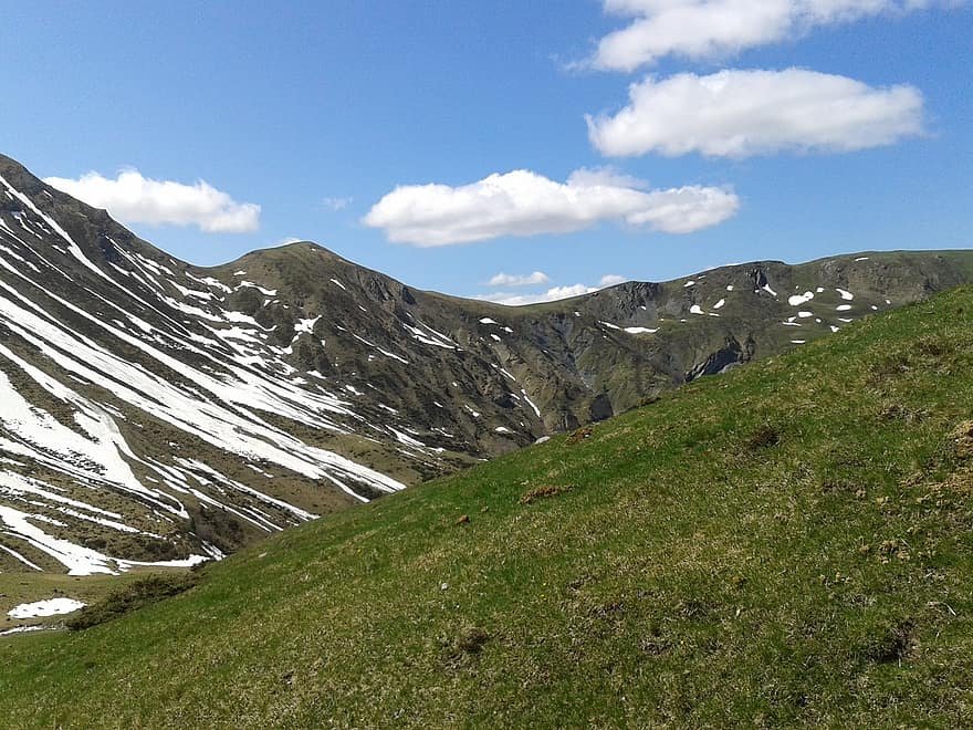 mountain-pyrenees-snow-landscape-nature-snowy-mountains-market-hiking.jpeg